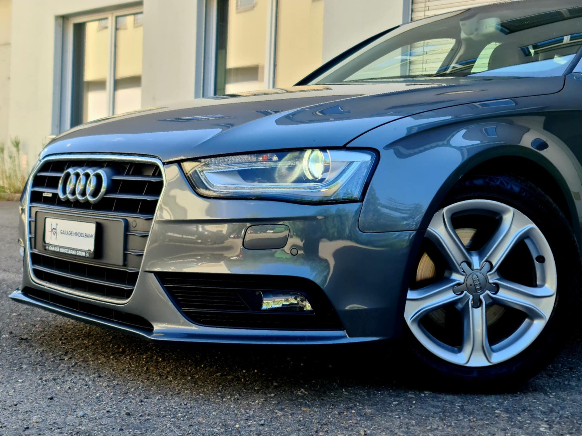 AUDI A4 Avant 2.0 TDI quattro S-tronic-image-2