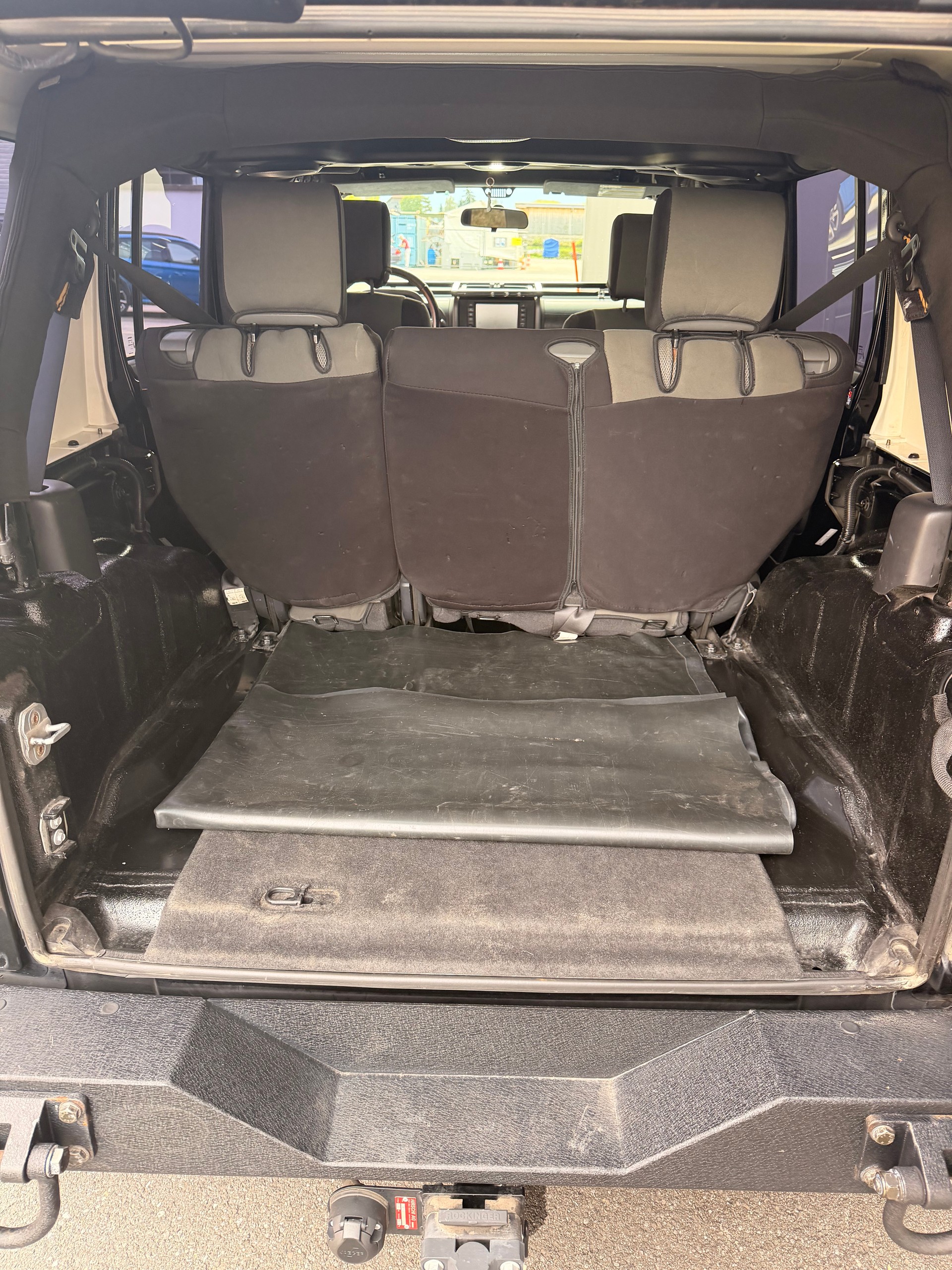 JEEP Wrangler 2.8CRD Unlimited Sahara Automatic-image-9