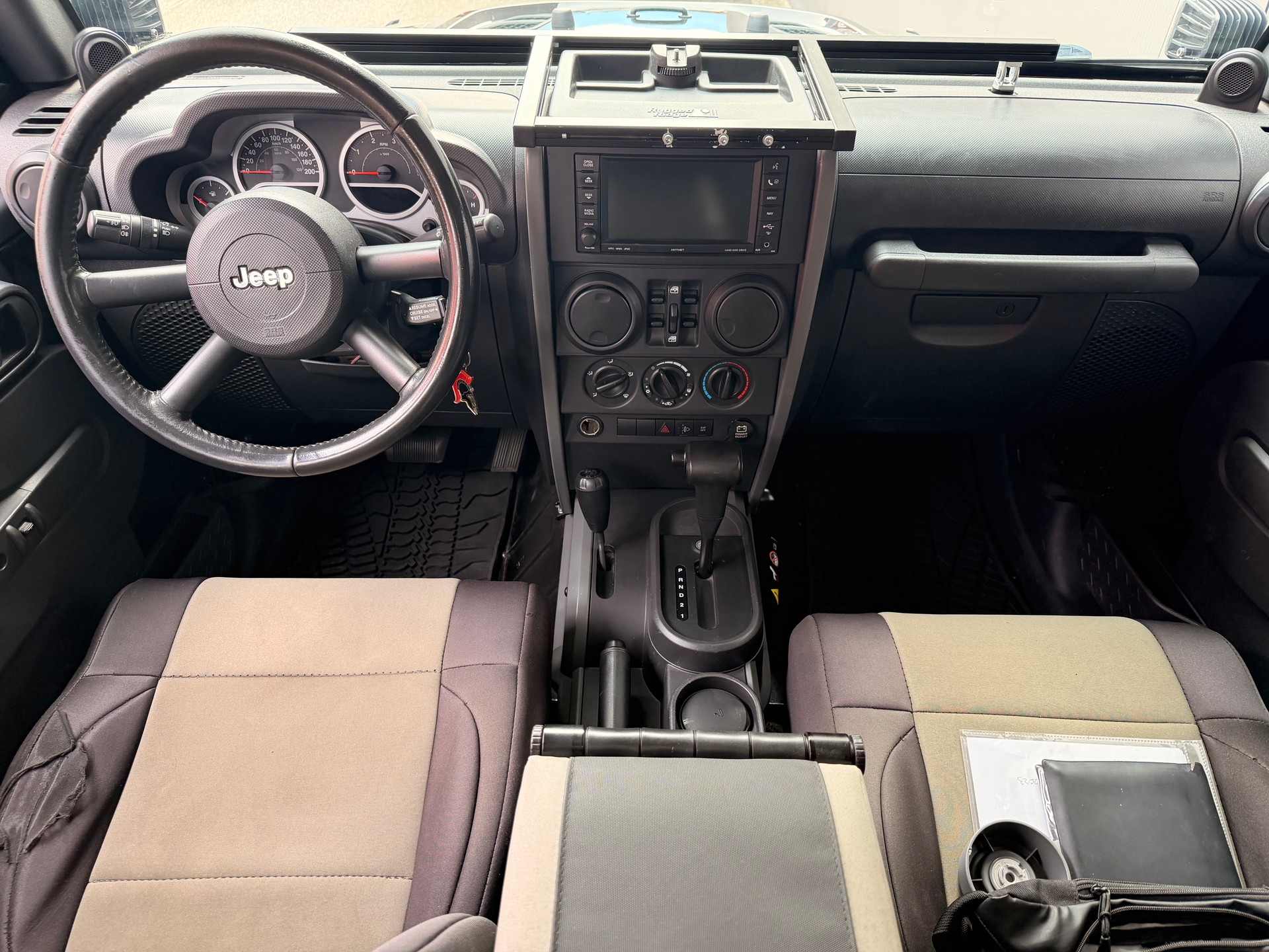 JEEP Wrangler 2.8CRD Unlimited Sahara Automatic-image-7