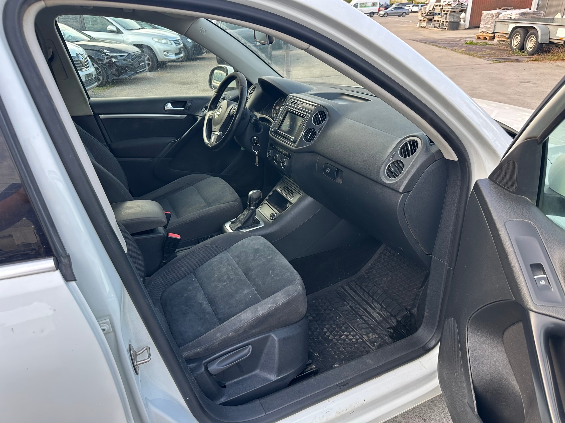 VW Tiguan 2.0 TDI BlueMotion Sport&Style 4Motion DSG-image-8