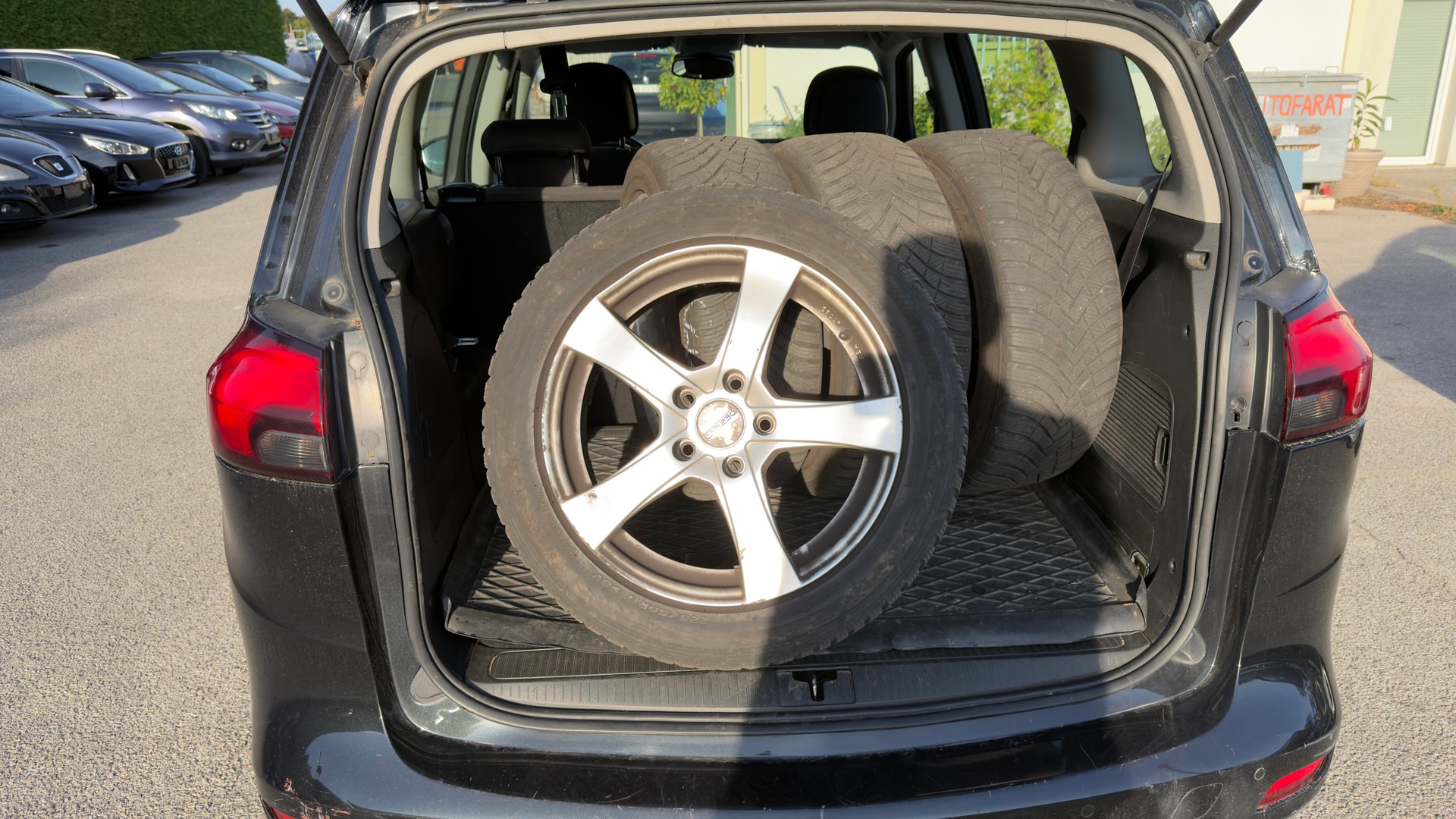 OPEL Zafira Tourer 1.6i 16V Turbo Cosmo Automatic-image-7