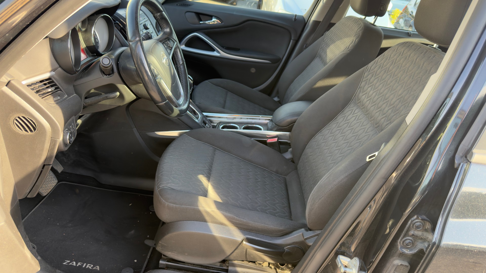 OPEL Zafira Tourer 1.6i 16V Turbo Cosmo Automatic-image-9