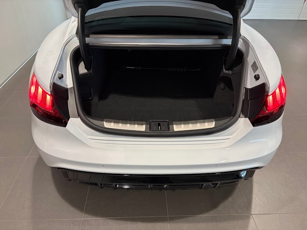AUDI e-tron GT quattro-image-13