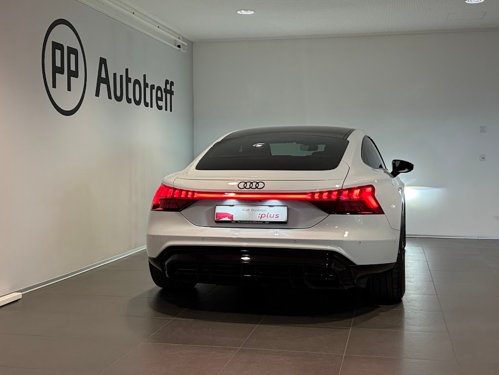 AUDI e-tron GT quattro-image-14
