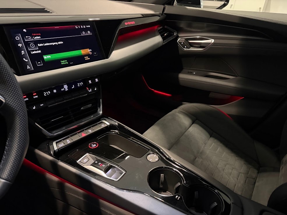 AUDI e-tron GT quattro-image-10