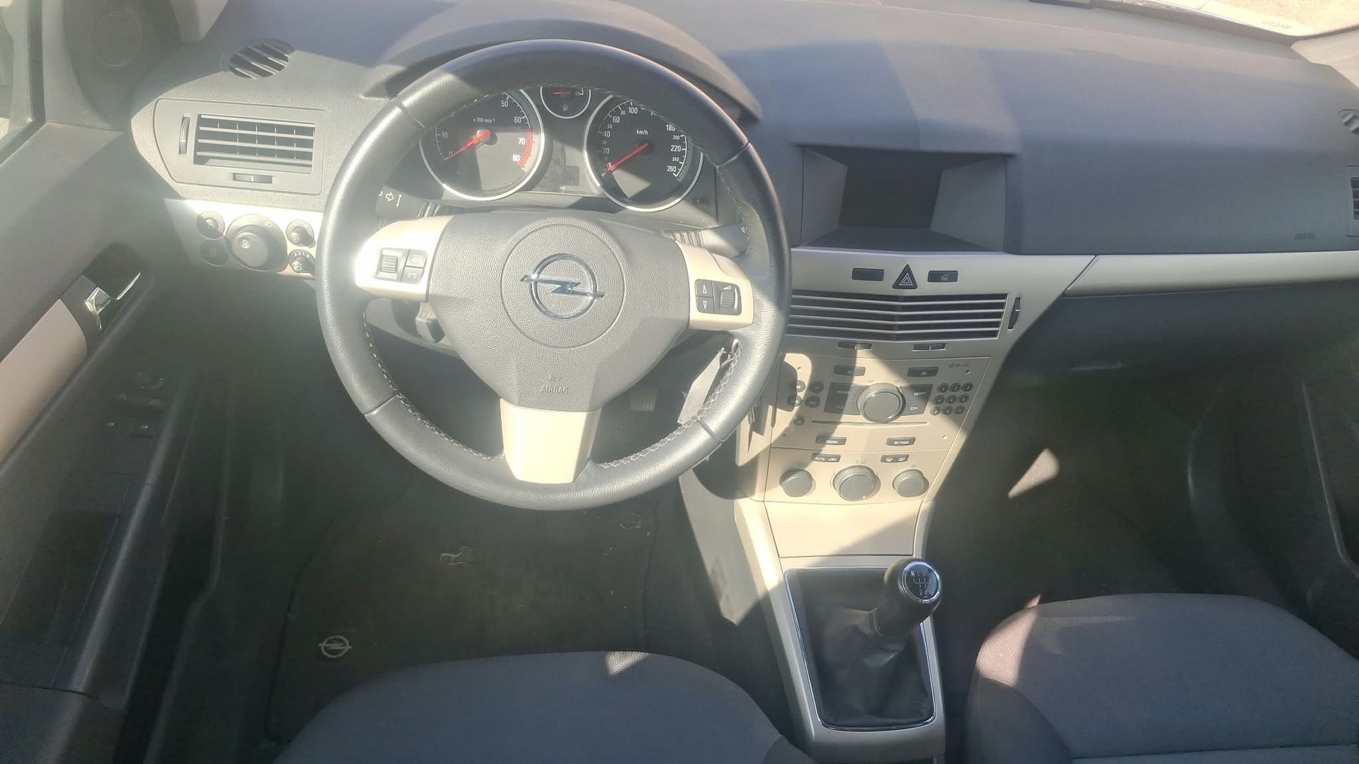 OPEL Astra 1.6i 16V Enjoy-image-10