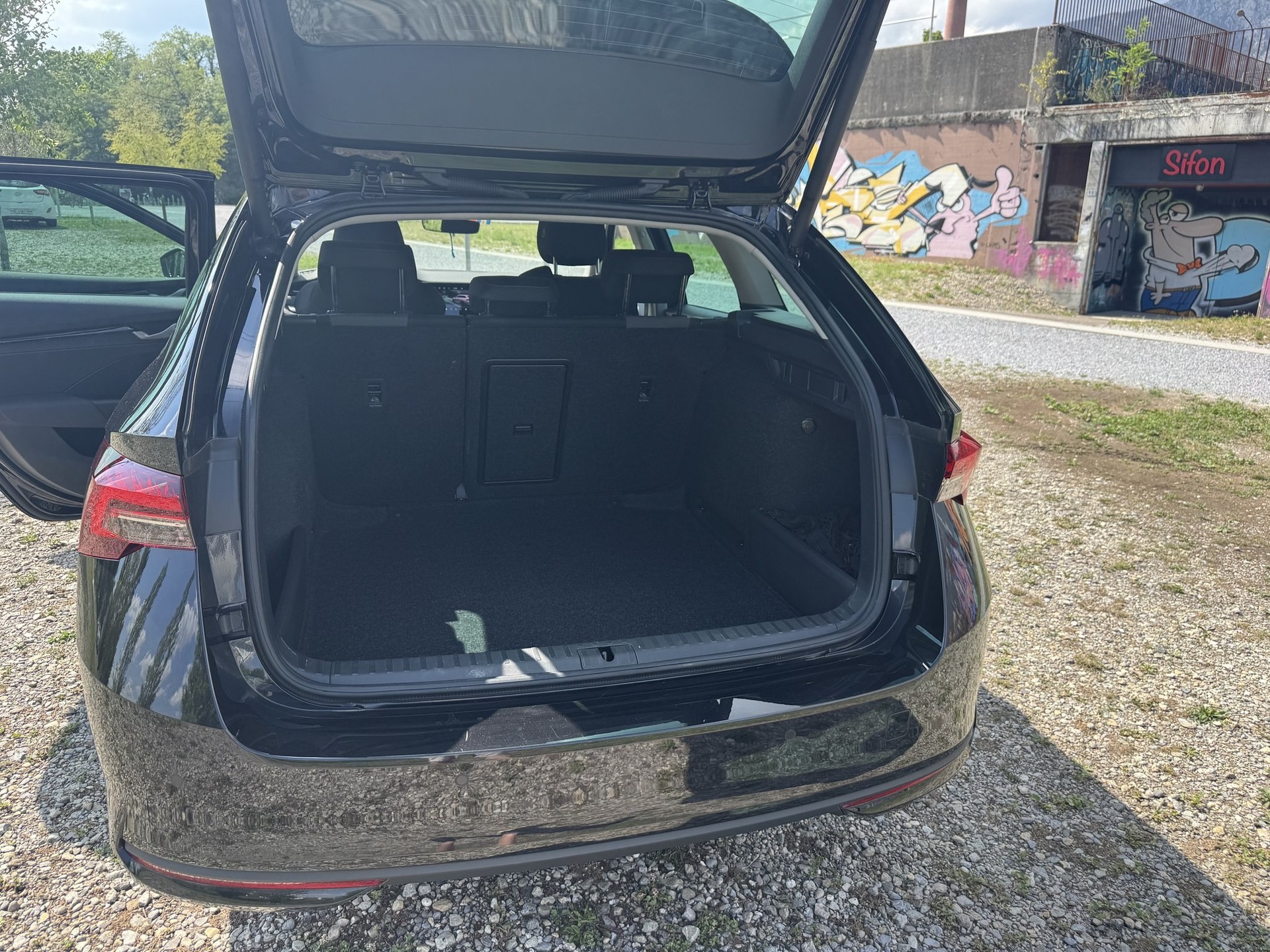 SKODA Octavia Combi 2.0 TDI 150 Selection DSG-image-15