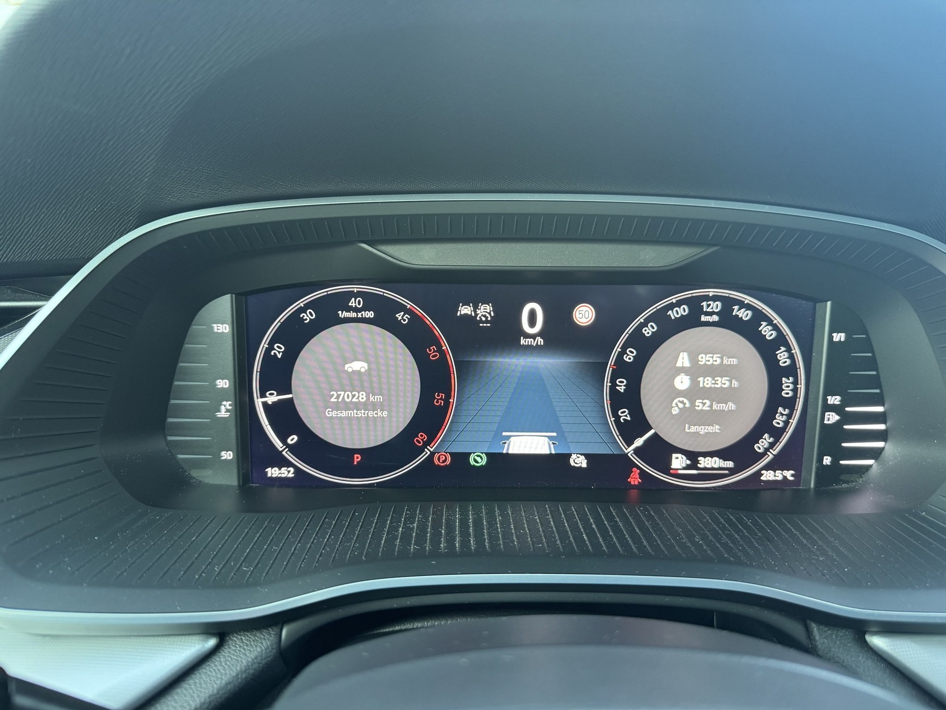 SKODA Octavia Combi 2.0 TDI 150 Selection DSG-image-11