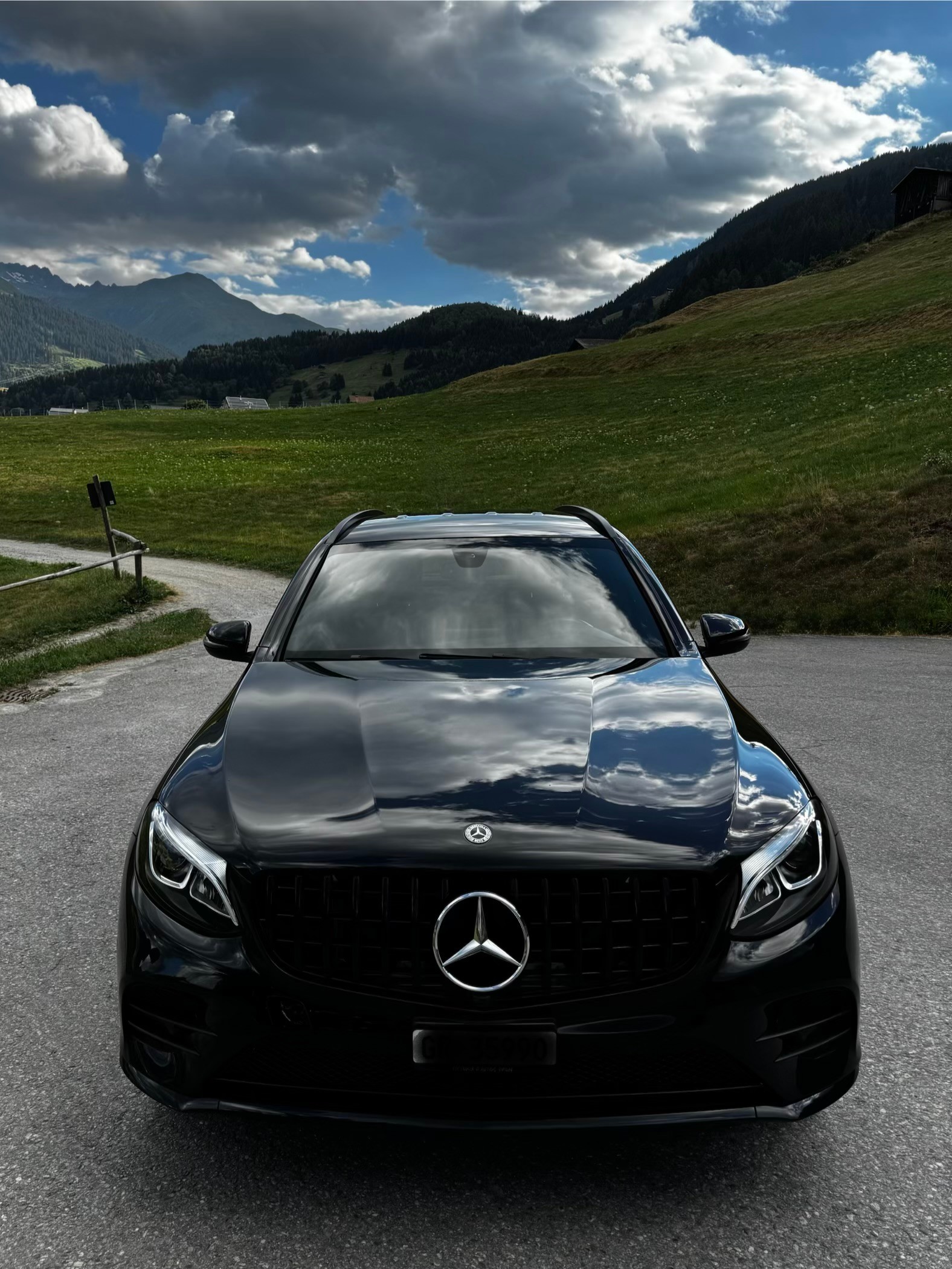 MERCEDES-BENZ GLC 250 AMG Line 4m-image-1