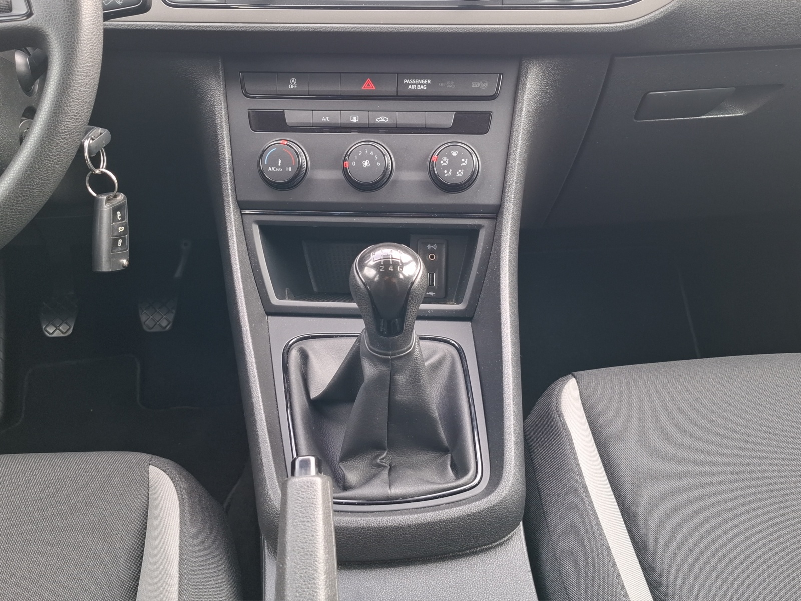 SEAT Leon 1.0 Ecomotive TSI Reference // 8-fach Aluminiumbereift-image-12