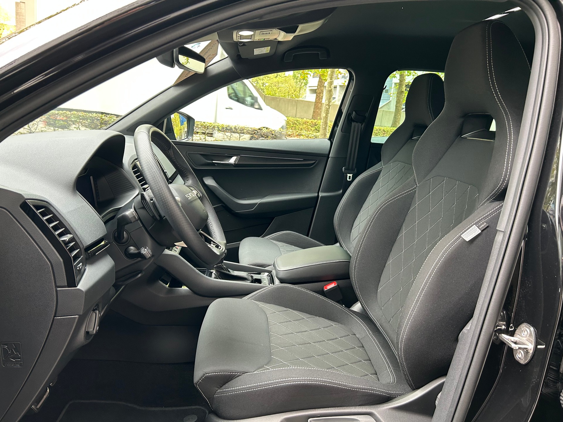SKODA Karoq 1.5 TSI SportLine DSG-image-9