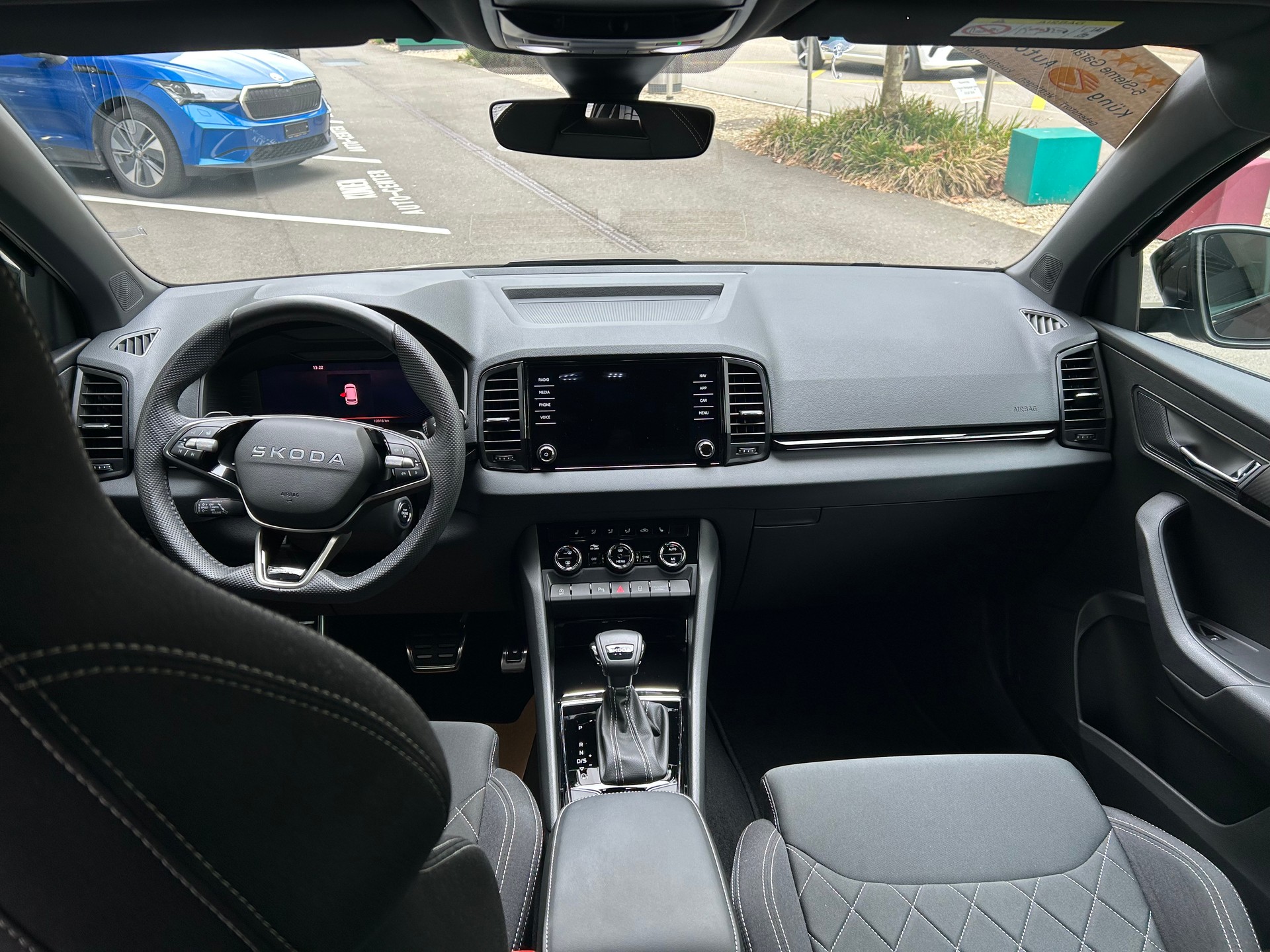 SKODA Karoq 1.5 TSI SportLine DSG-image-8
