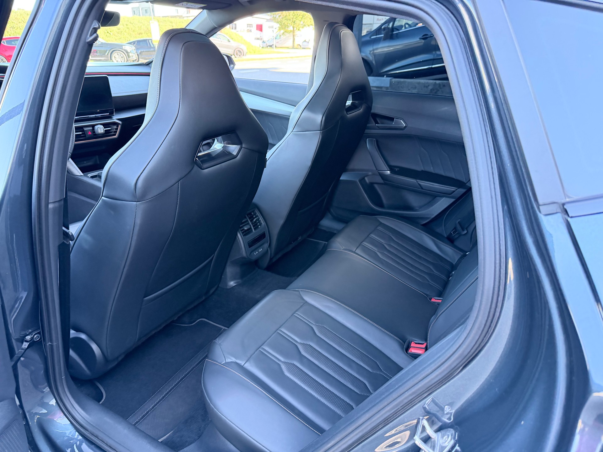 CUPRA Formentor 1.5 TSI DSG+++LEDER+++-image-6
