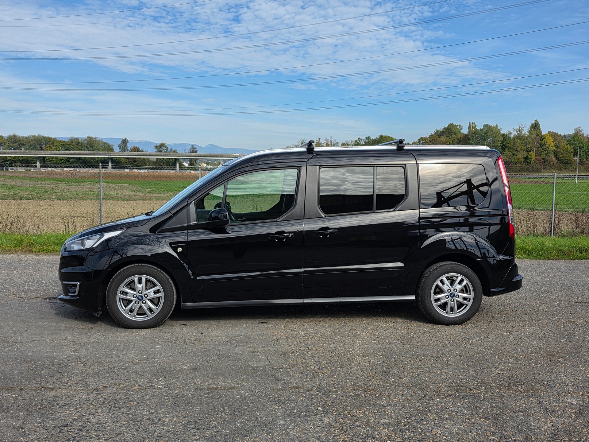 FORD Grand Tourneo Connect 1.5 EcoBlue Titanium Automat-image-2