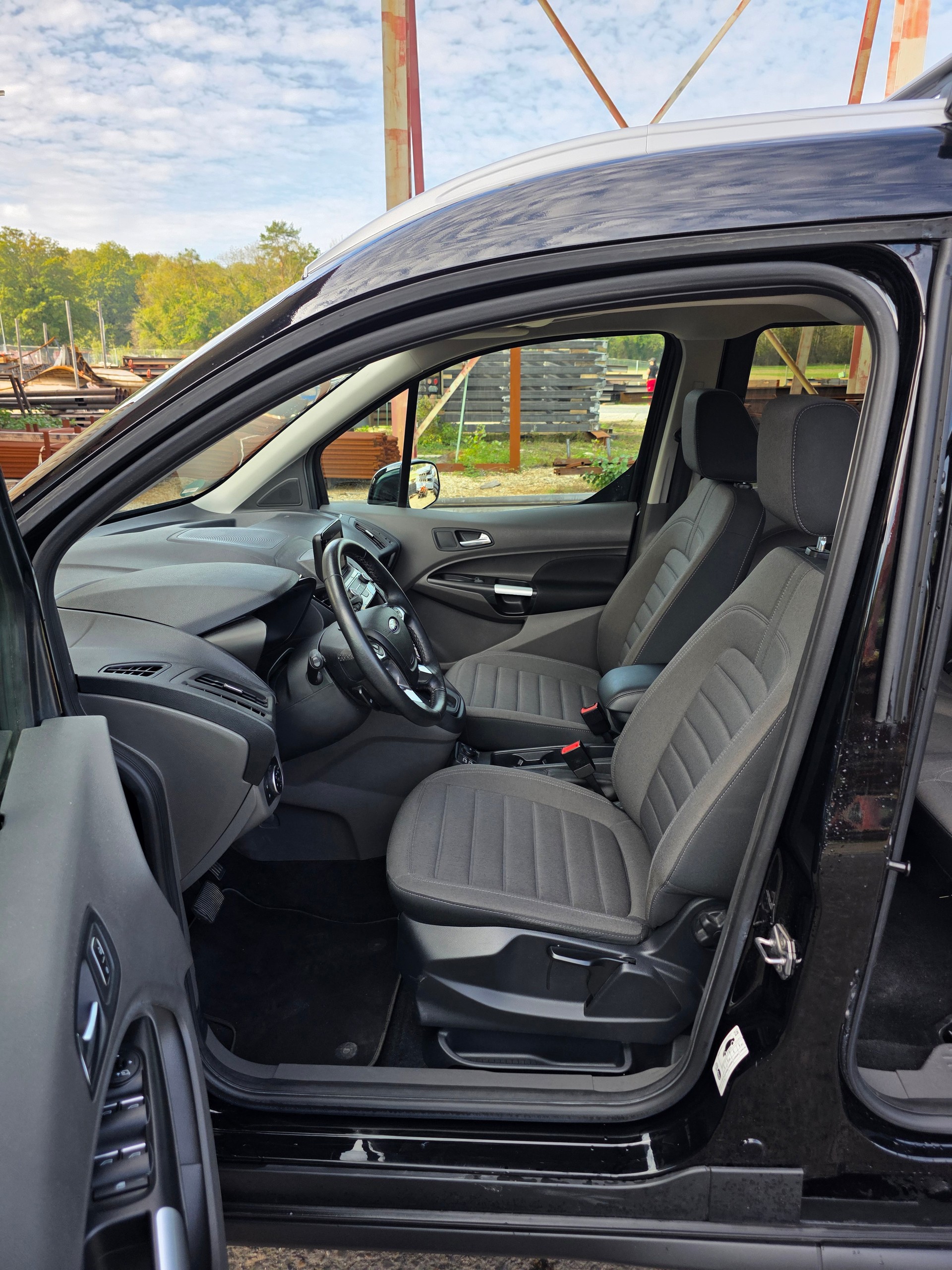 FORD Grand Tourneo Connect 1.5 EcoBlue Titanium Automat-image-7