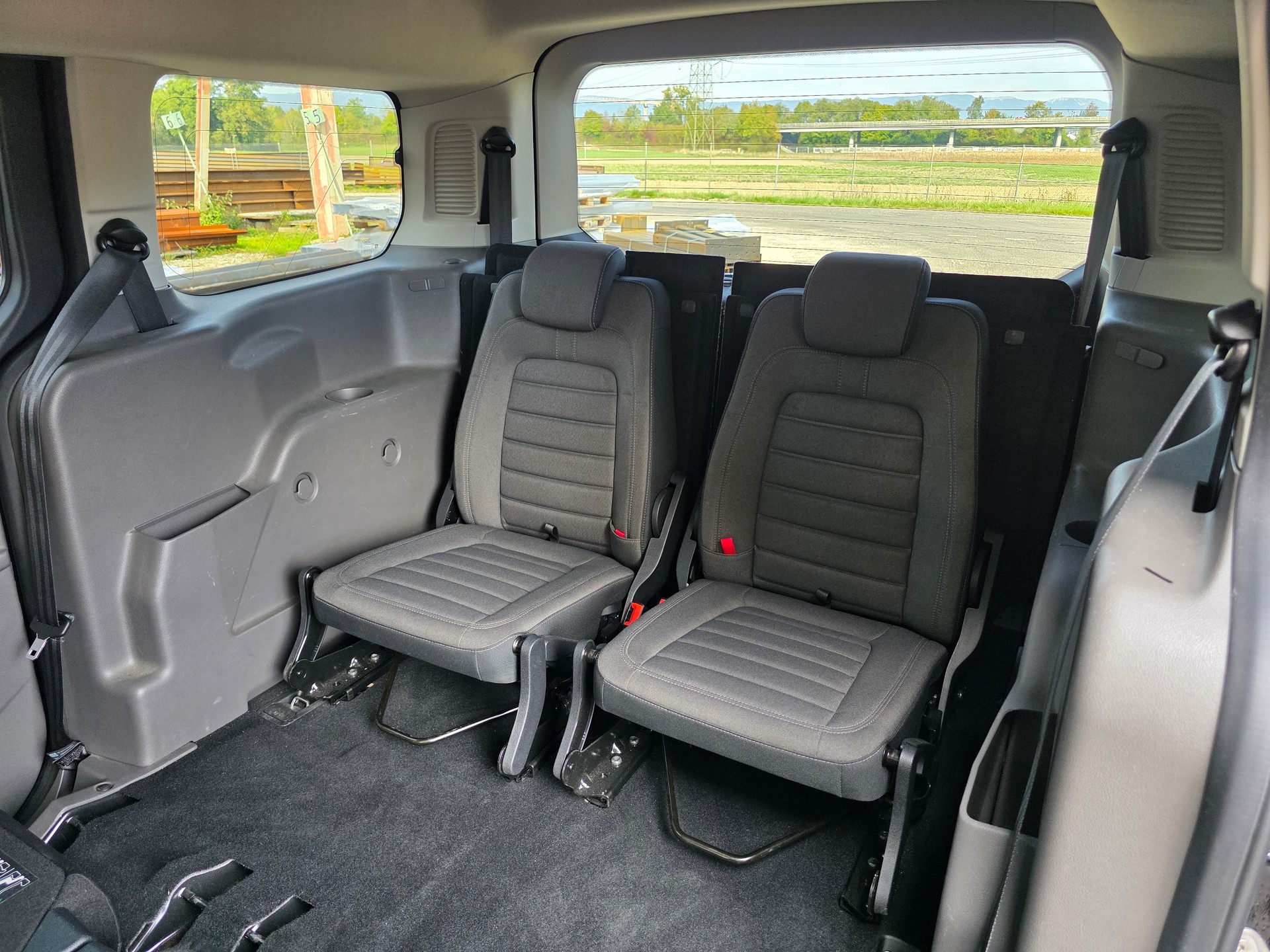FORD Grand Tourneo Connect 1.5 EcoBlue Titanium Automat-image-10