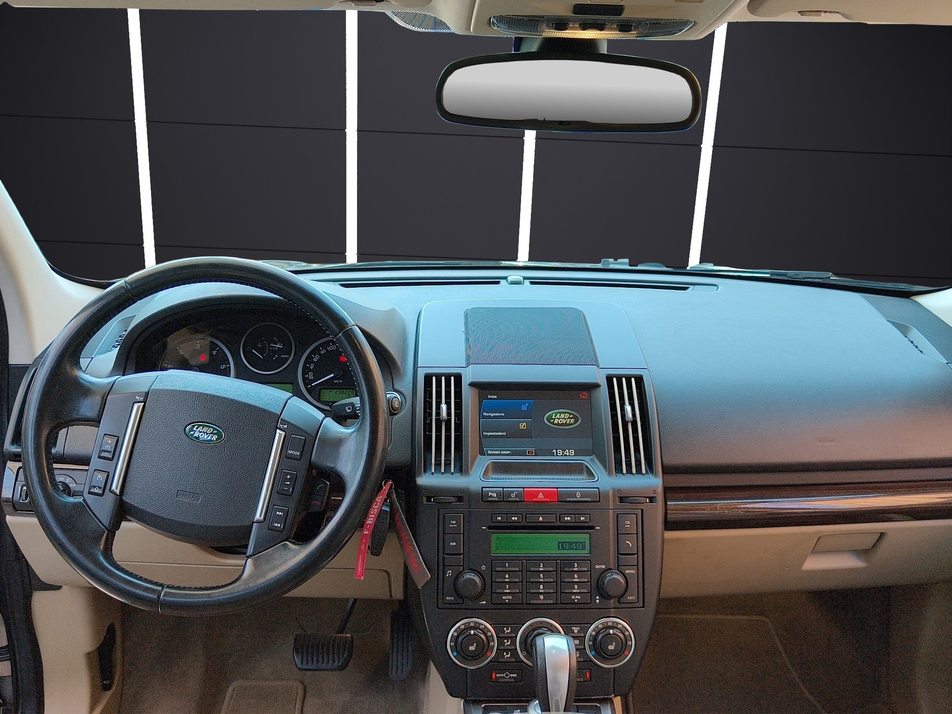 LAND ROVER Freelander 2.2 SD4 Sport Automatic-image-6