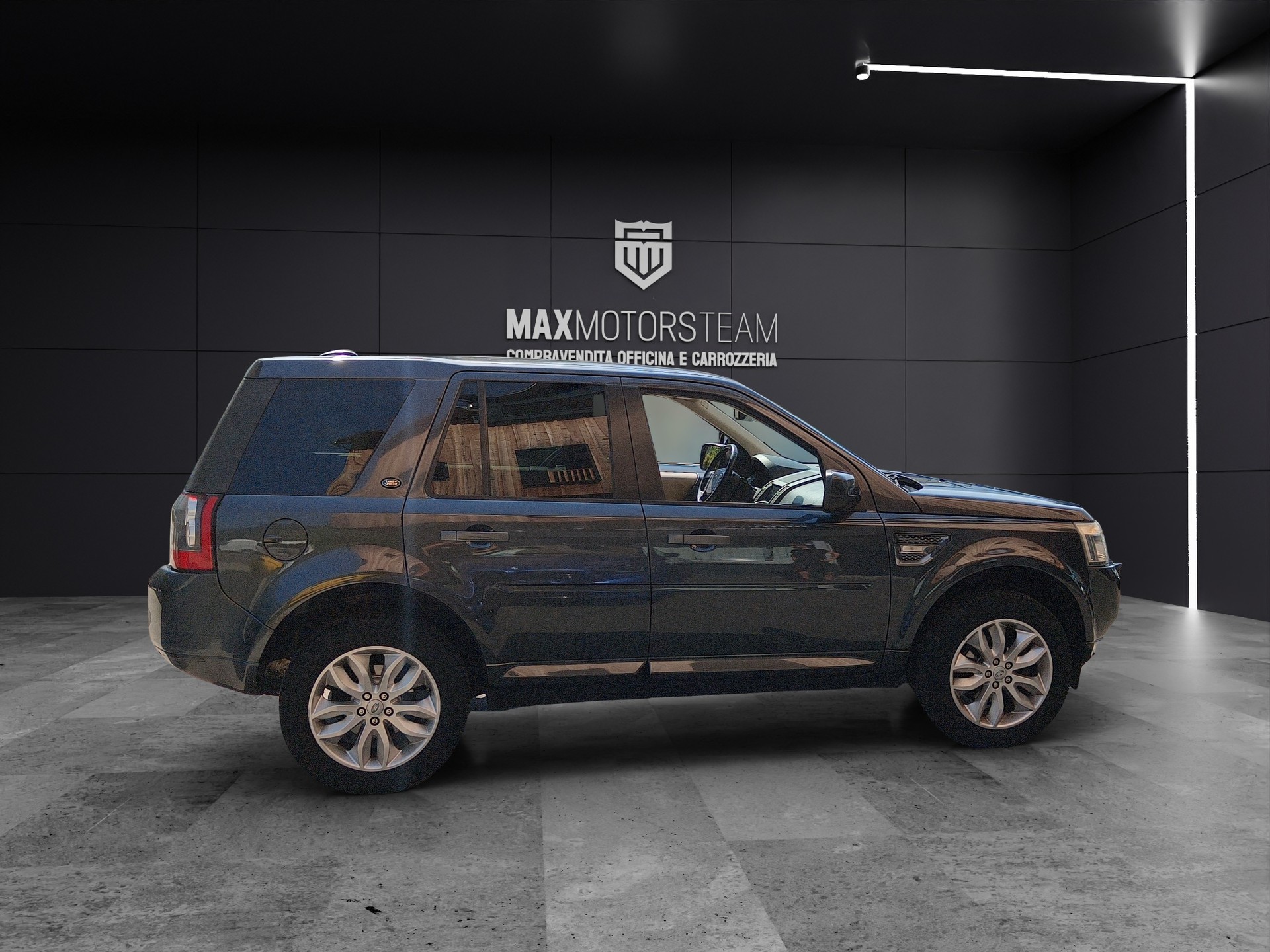 LAND ROVER Freelander 2.2 SD4 Sport Automatic-image-2