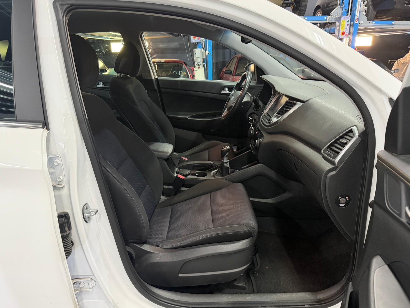 HYUNDAI Tucson 2.0 CRDI Vertex 4WD-image-11