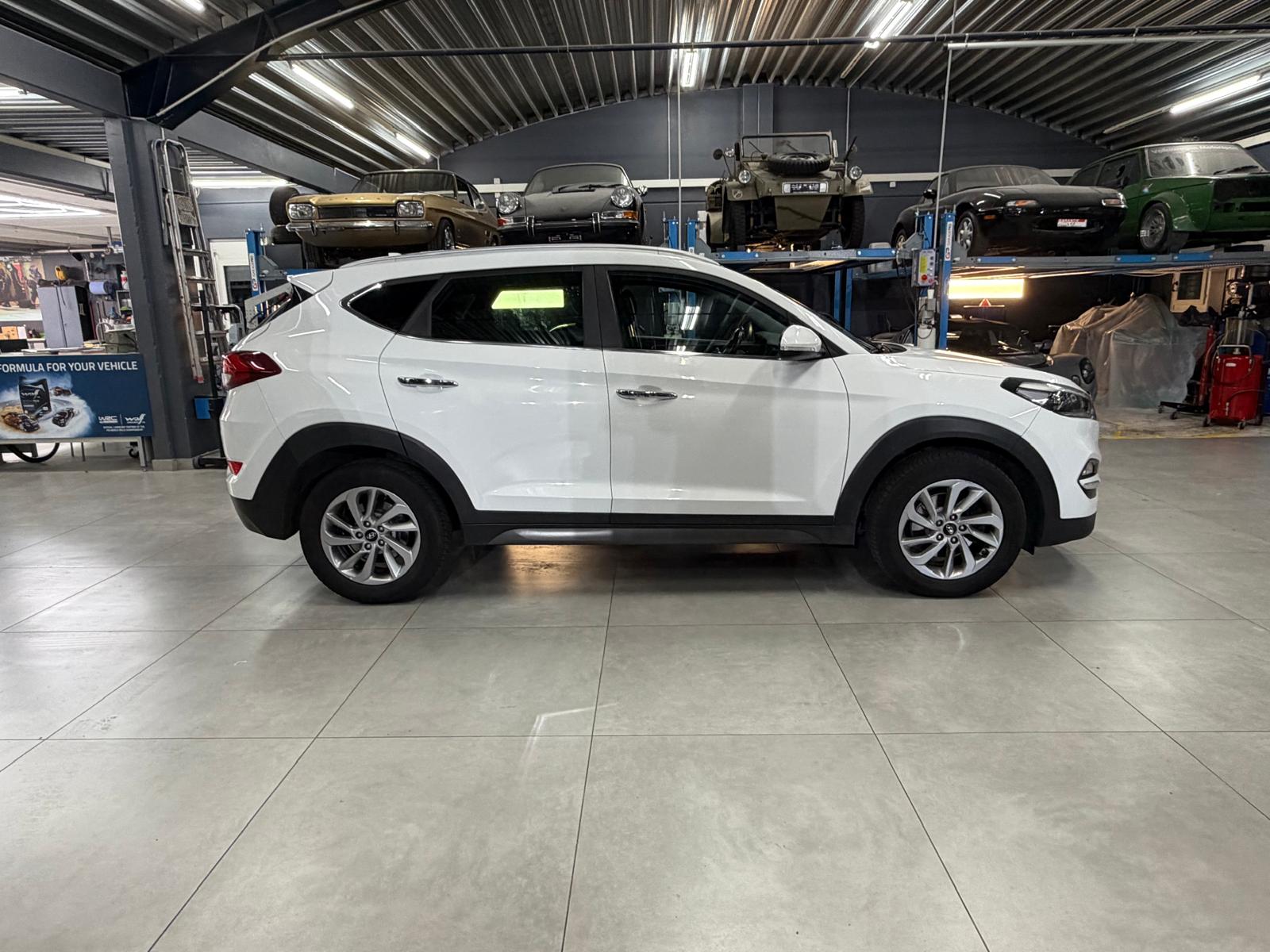 HYUNDAI Tucson 2.0 CRDI Vertex 4WD-image-3