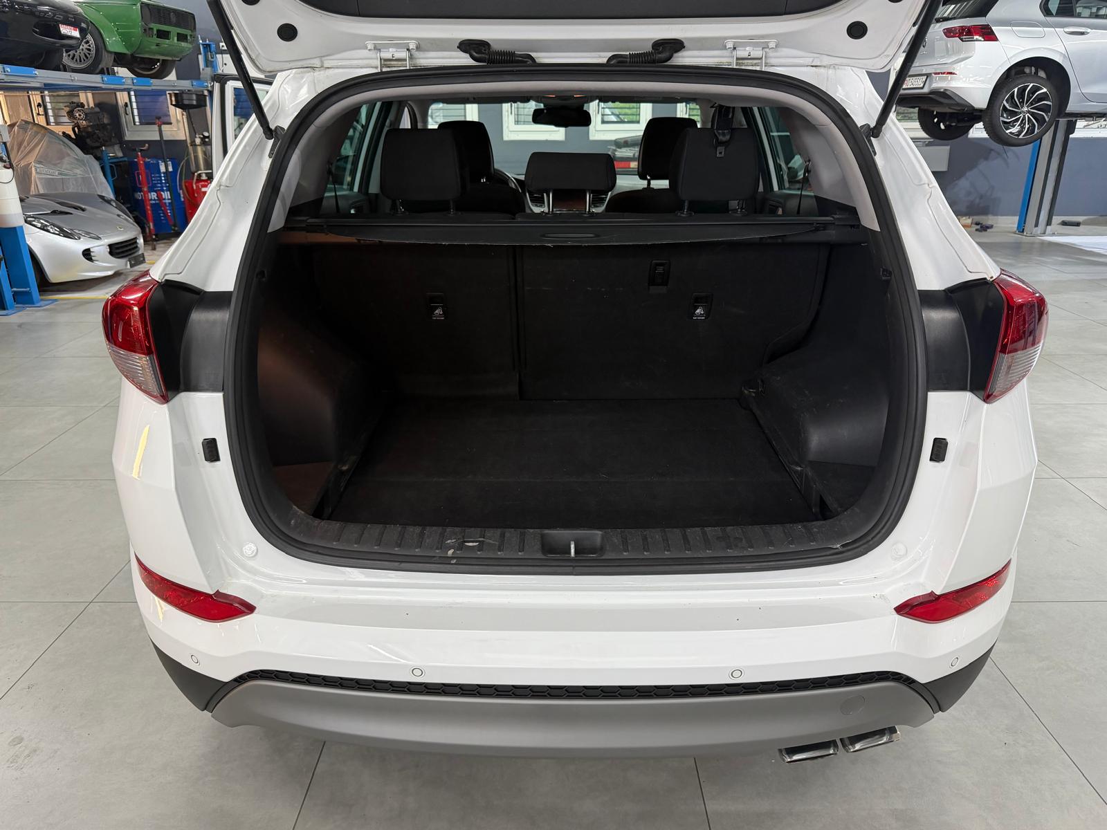 HYUNDAI Tucson 2.0 CRDI Vertex 4WD-image-12