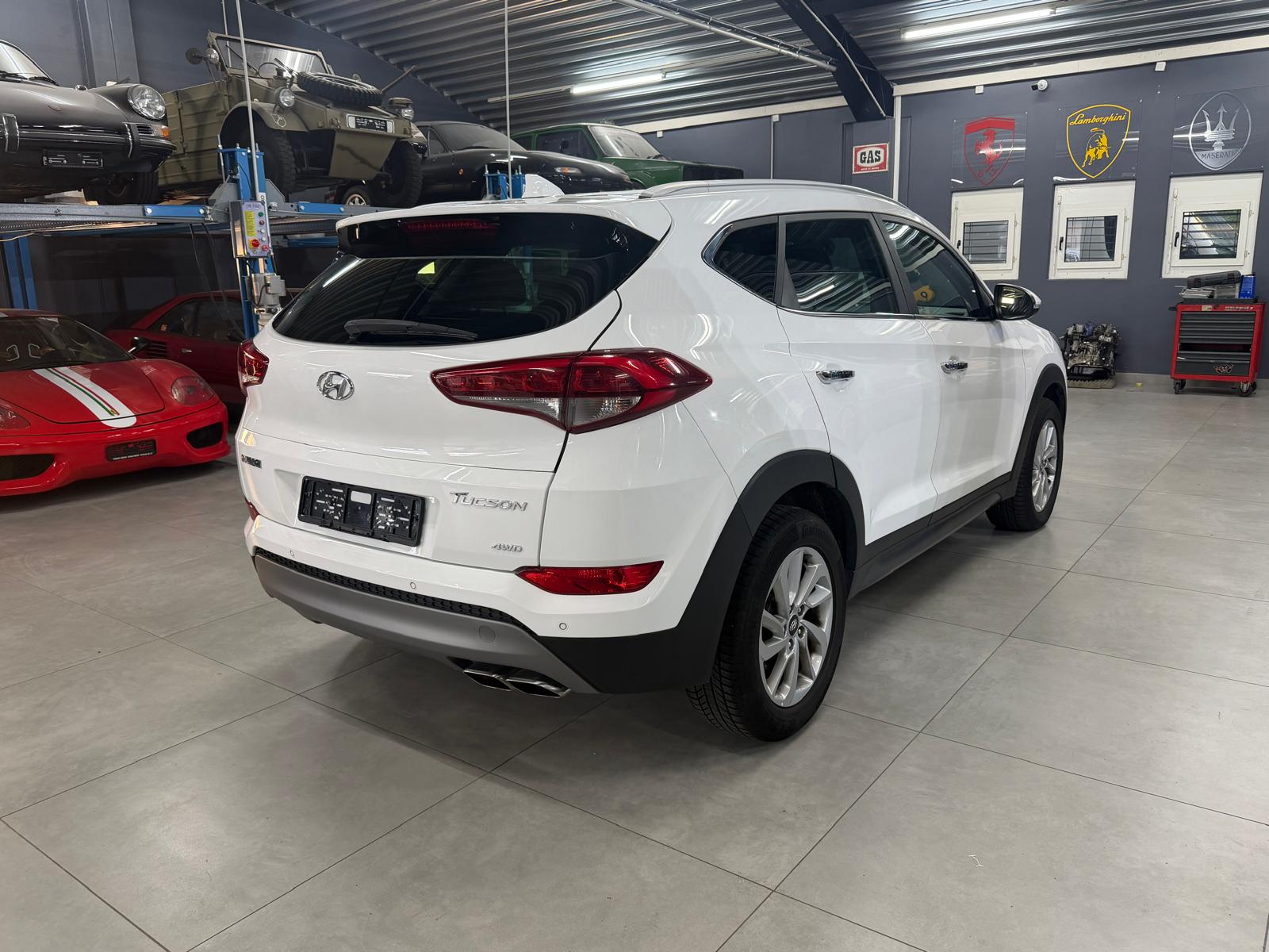 HYUNDAI Tucson 2.0 CRDI Vertex 4WD-image-4