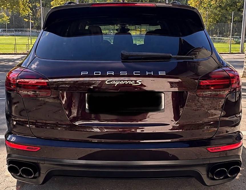 PORSCHE Cayenne S E-Hybrid-image-2