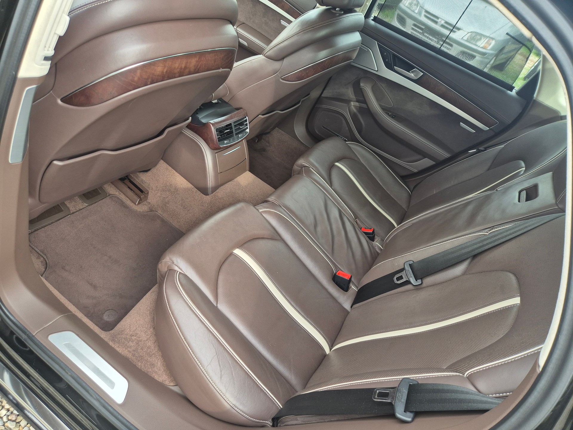 AUDI A8 4.2 TDI quattro tiptronic-image-9