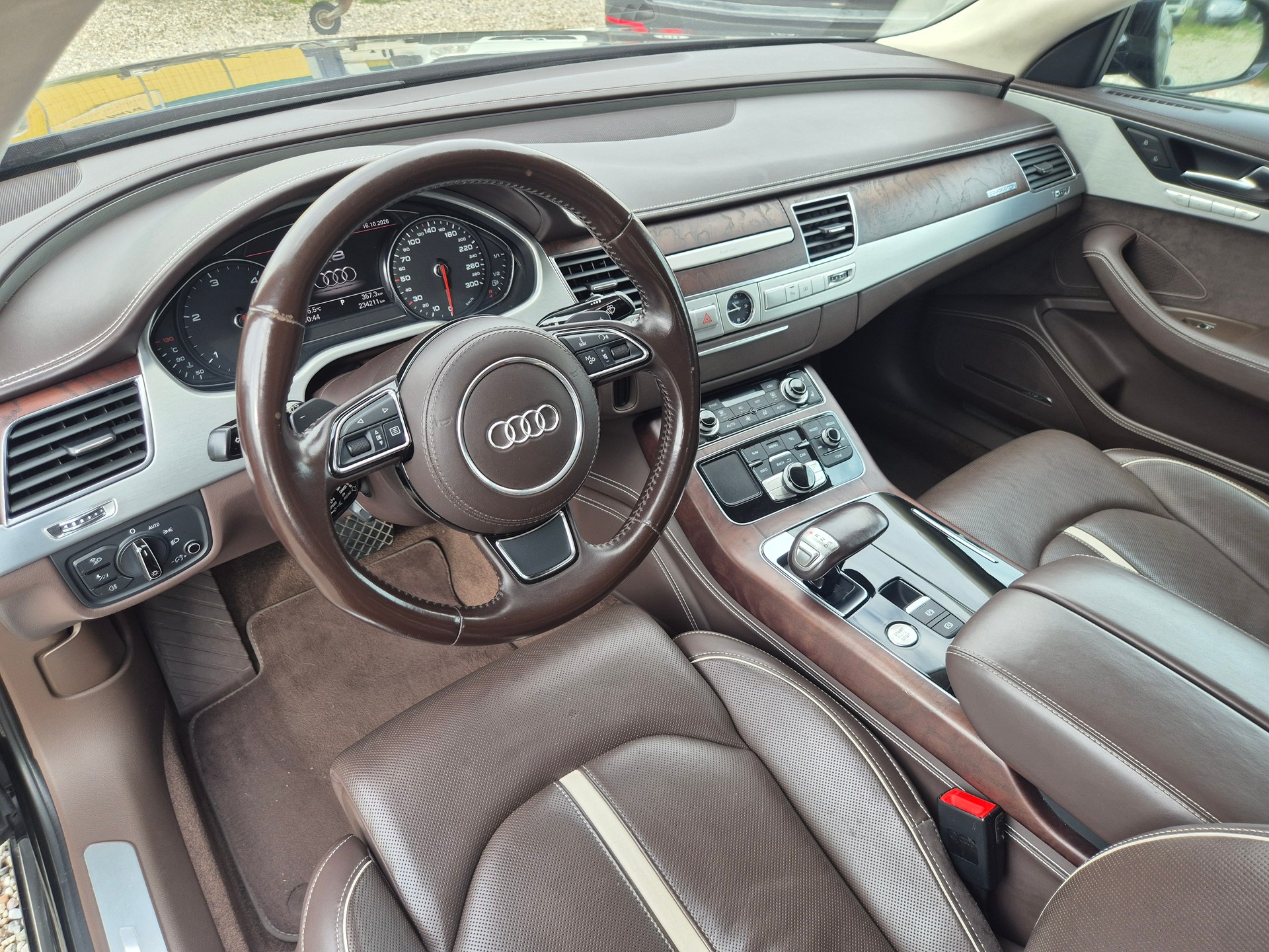 AUDI A8 4.2 TDI quattro tiptronic-image-8