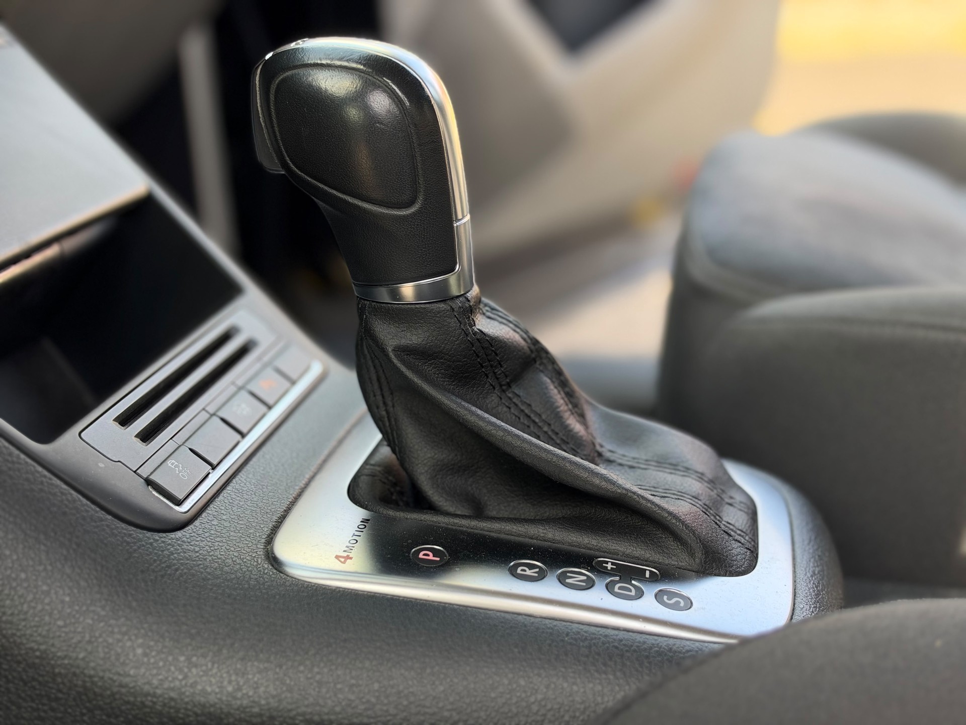 VW Tiguan 2.0 TSI Sport&Style 4Motion DSG-image-12
