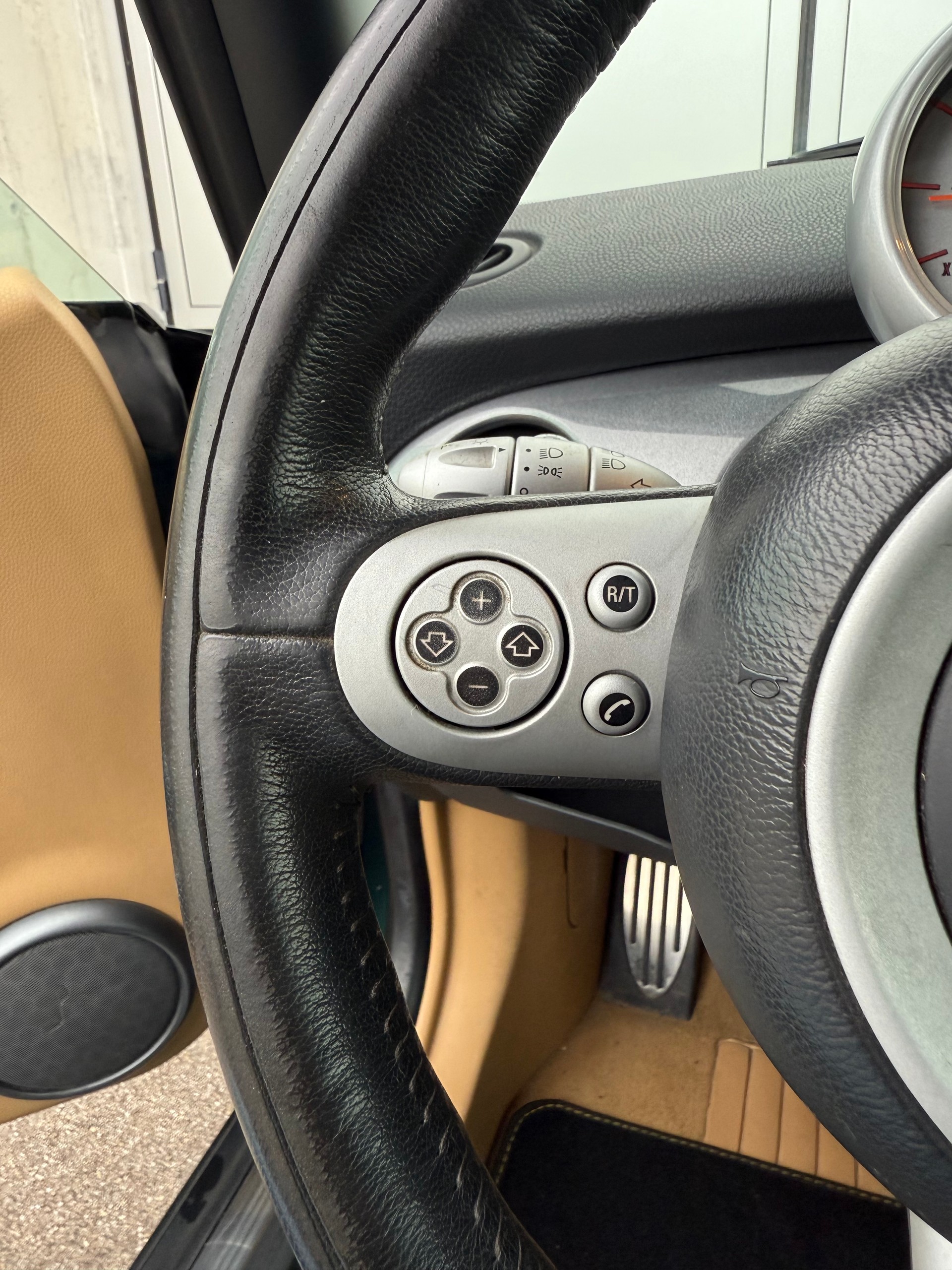 MINI Cooper S Cabriolet-image-10