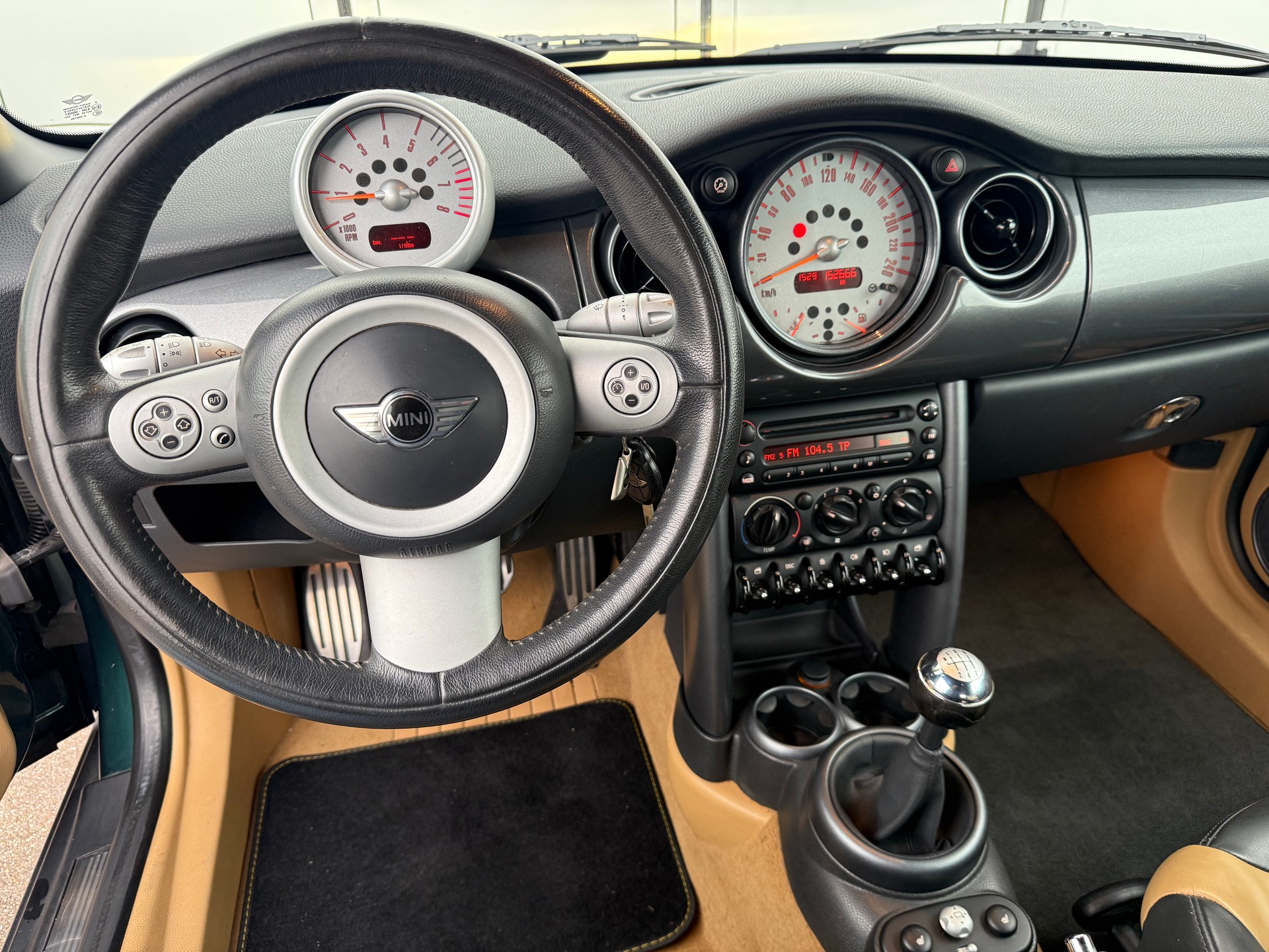 MINI Cooper S Cabriolet-image-6