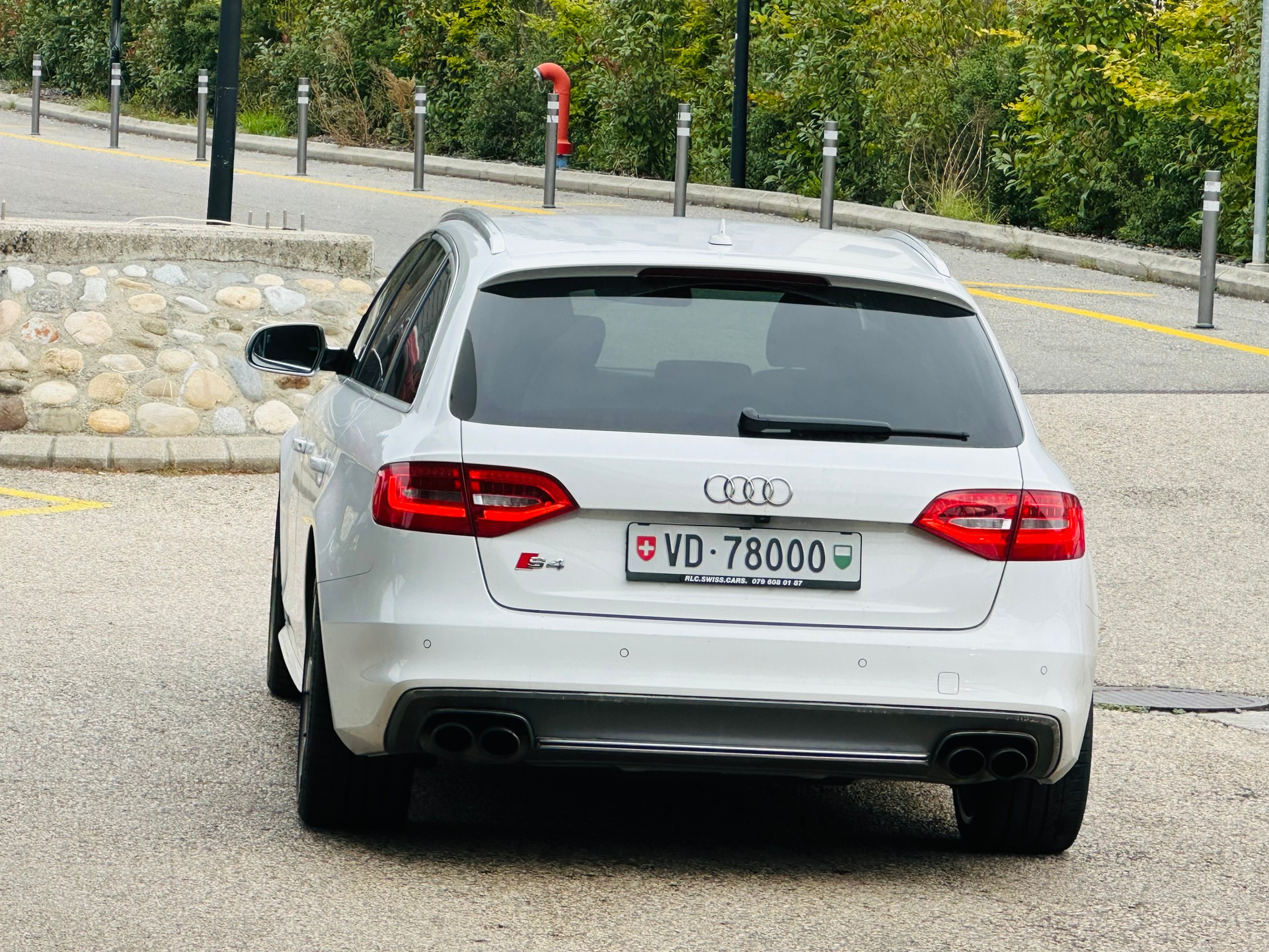 AUDI S4 Avant 3.0 TFSI quattro S-tronic-image-5