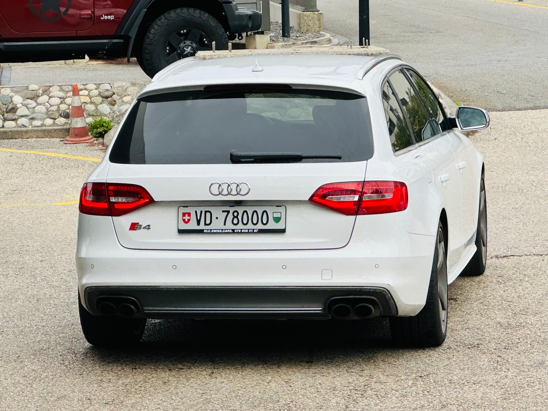 AUDI S4 Avant 3.0 TFSI quattro S-tronic-image-3