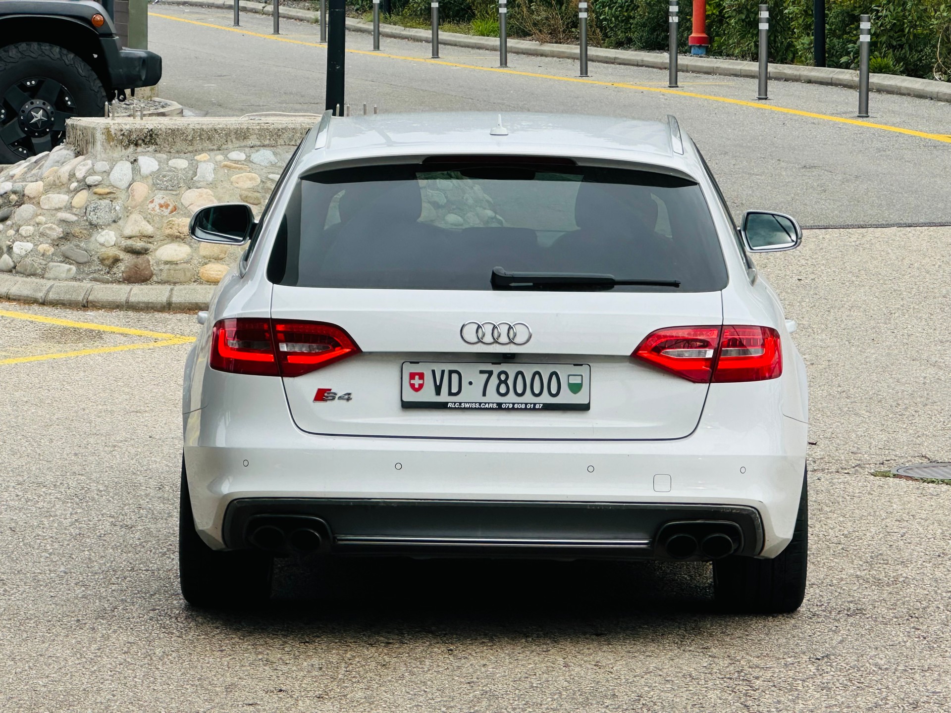 AUDI S4 Avant 3.0 TFSI quattro S-tronic-image-4