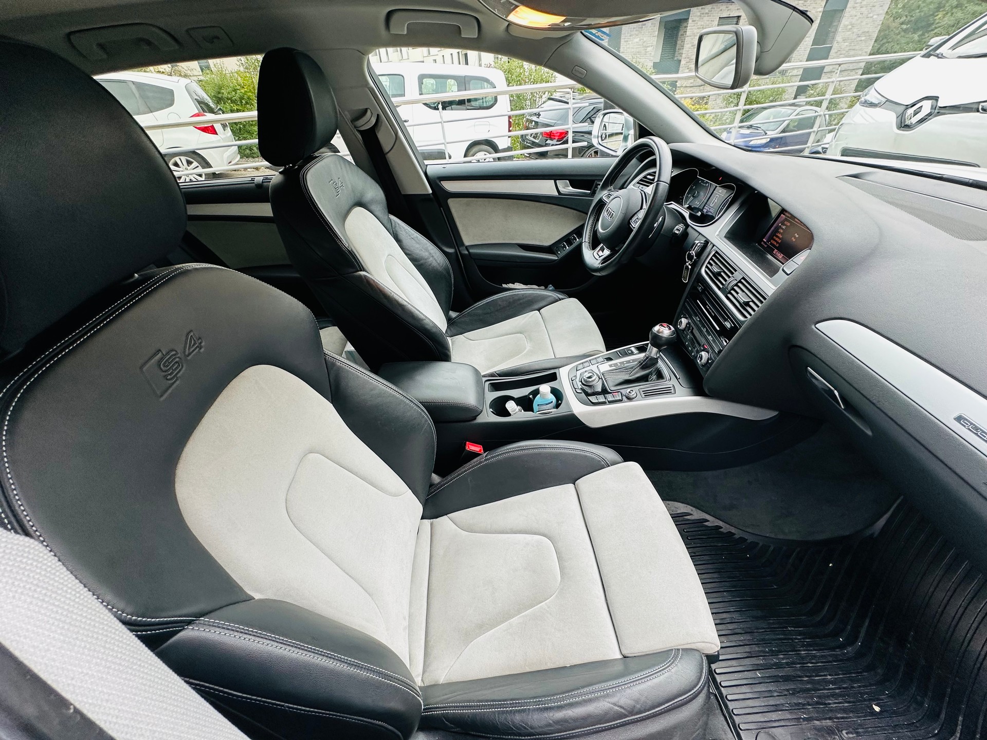 AUDI S4 Avant 3.0 TFSI quattro S-tronic-image-7