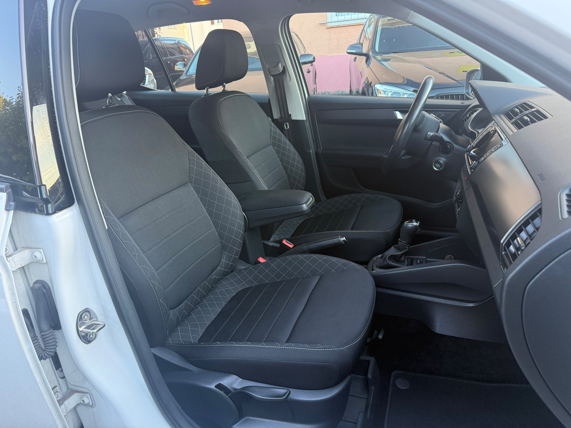 SKODA Fabia 1.2 TSI Style DSG-image-9