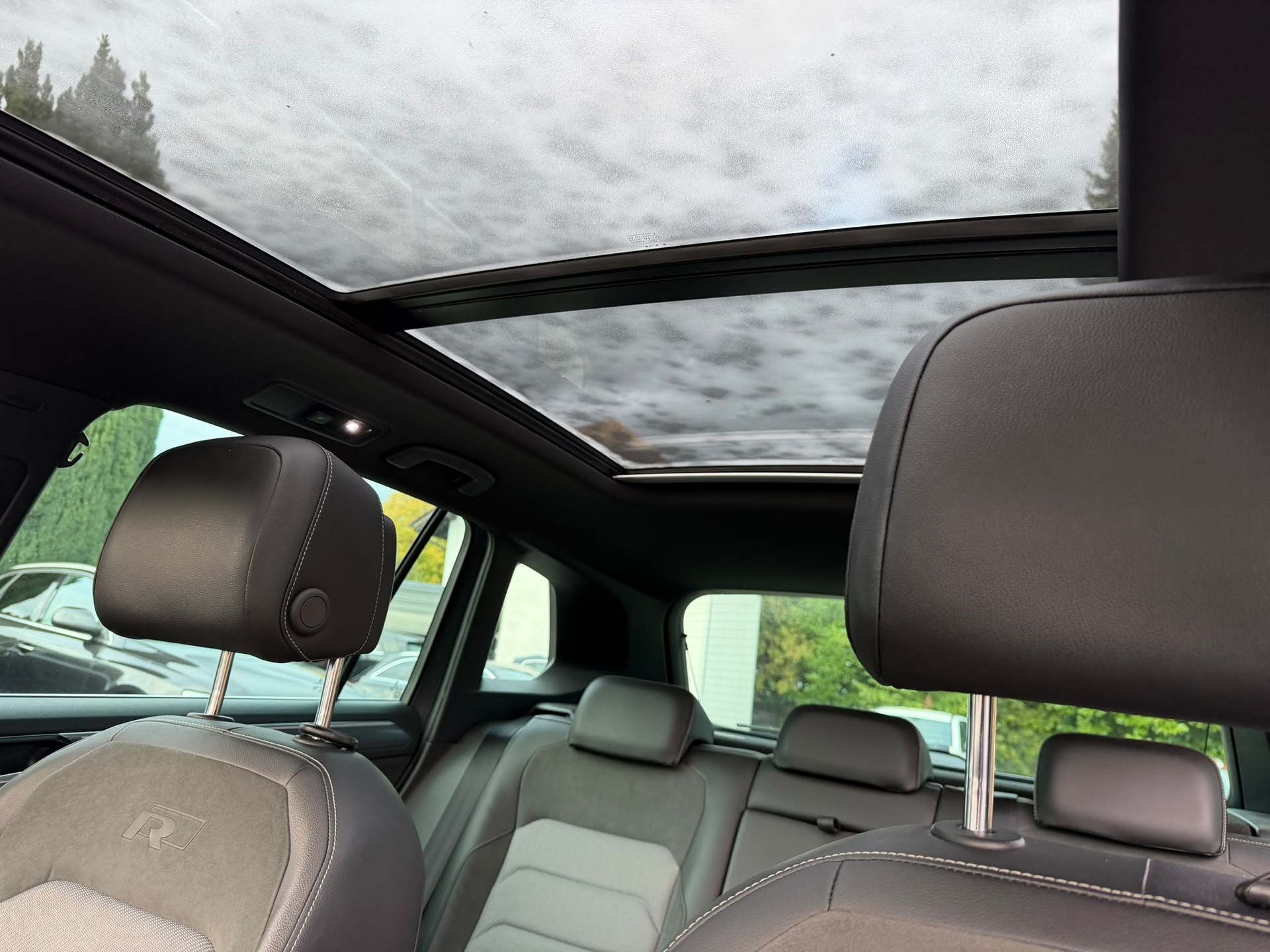VW Tiguan 2.0 TDI R Line 4Motion DSG-image-14