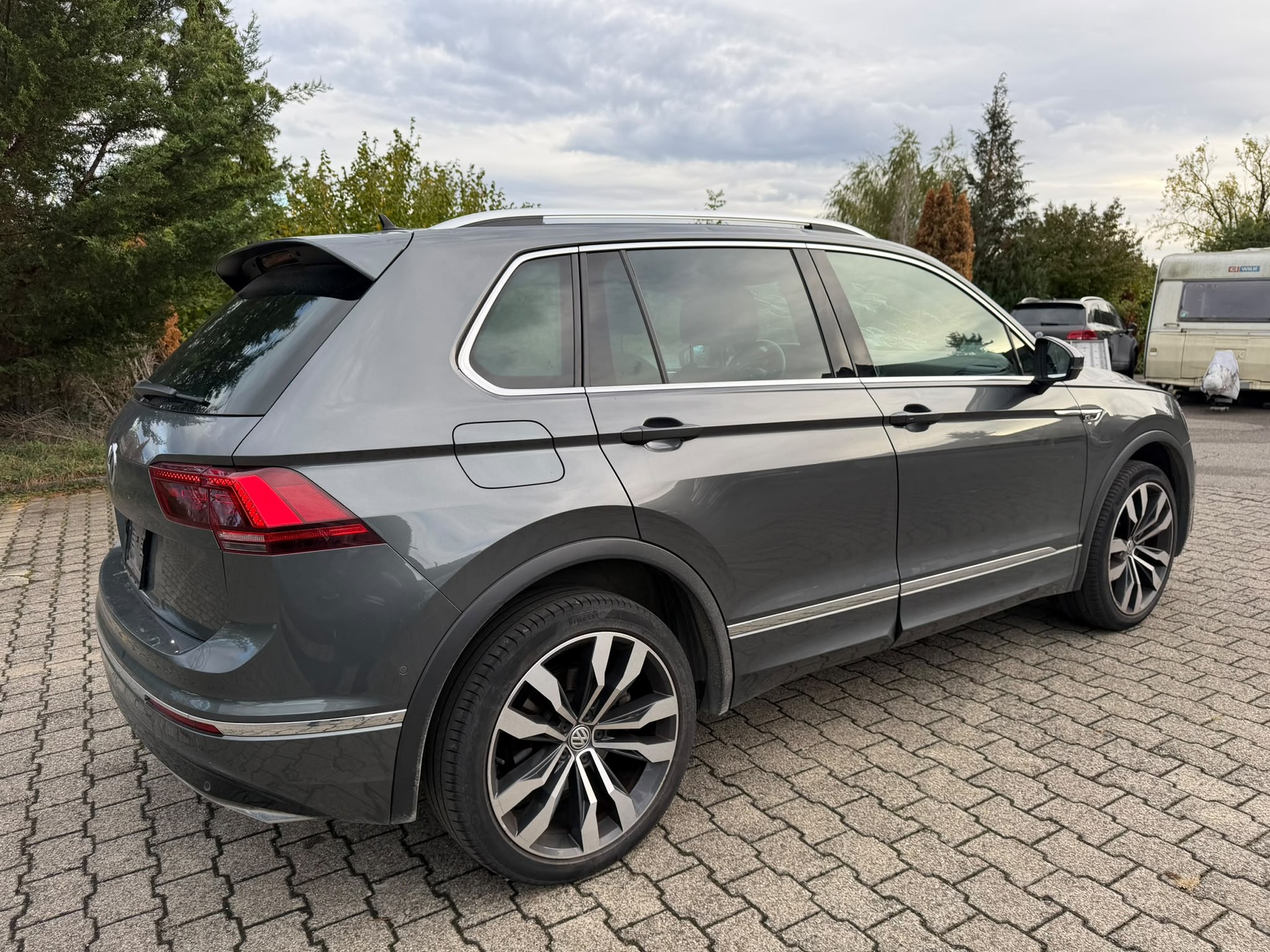 VW Tiguan 2.0 TDI R Line 4Motion DSG-image-3