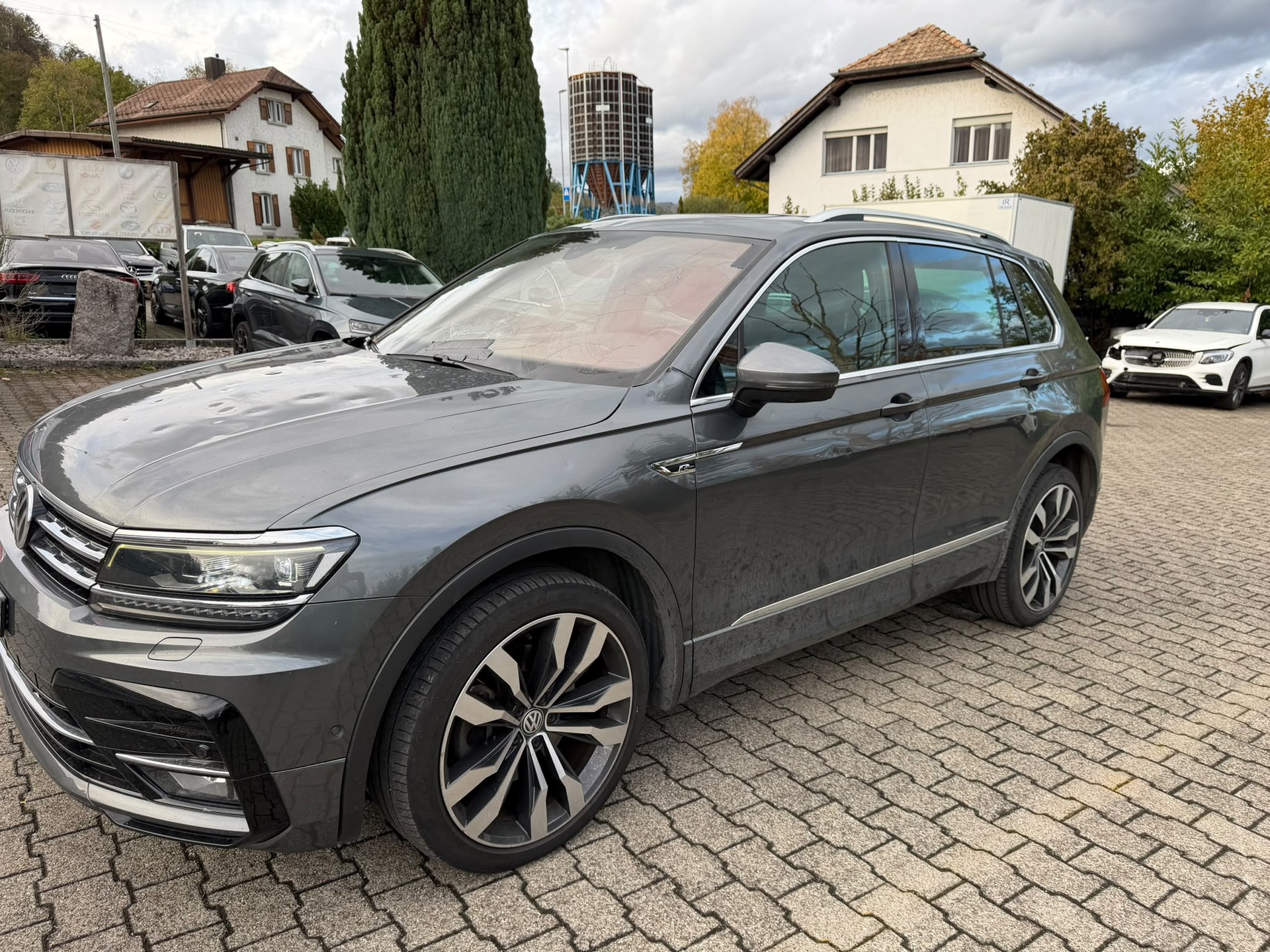 VW Tiguan 2.0 TDI R Line 4Motion DSG-image-2