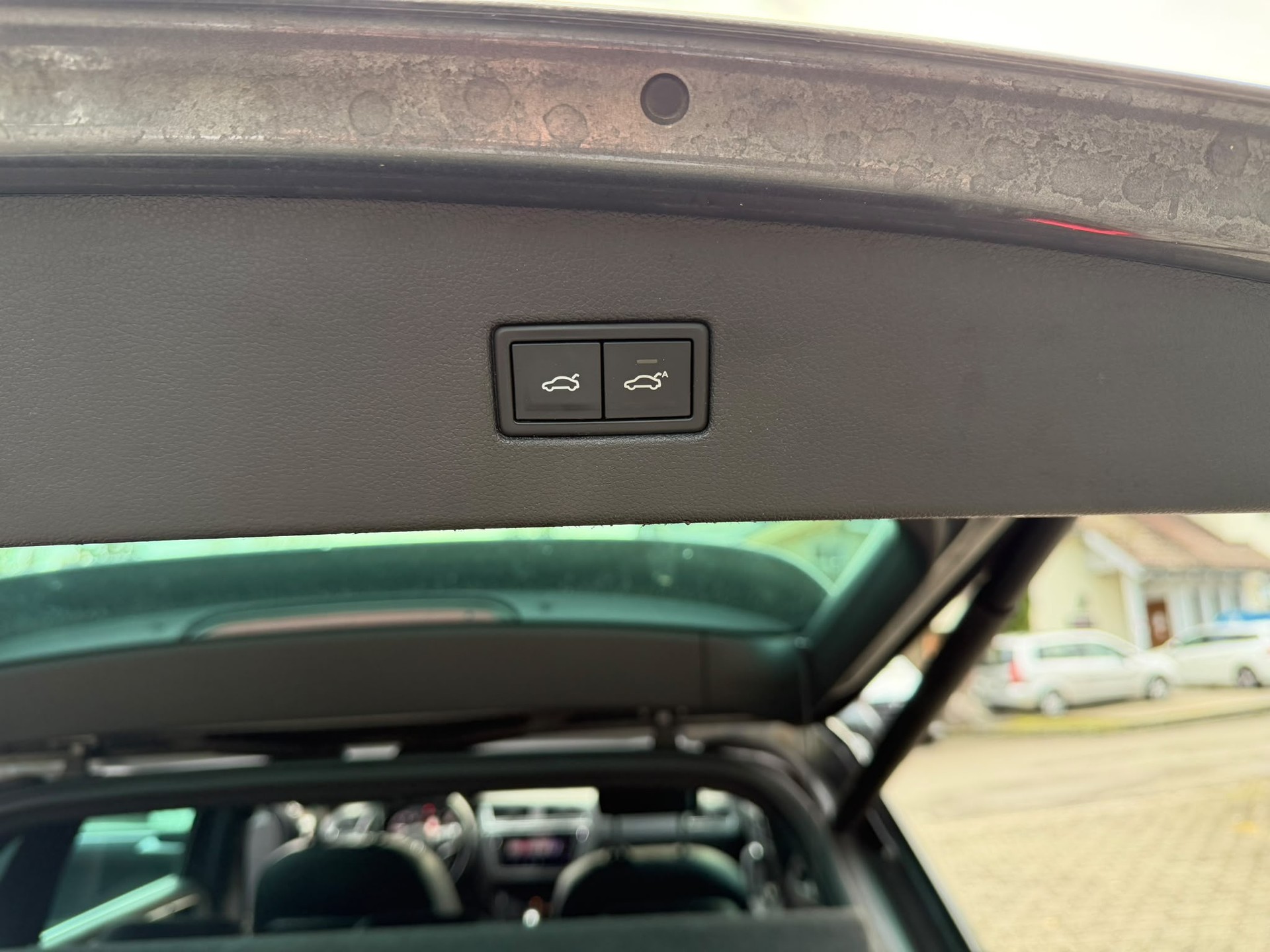 VW Tiguan 2.0 TDI R Line 4Motion DSG-image-7
