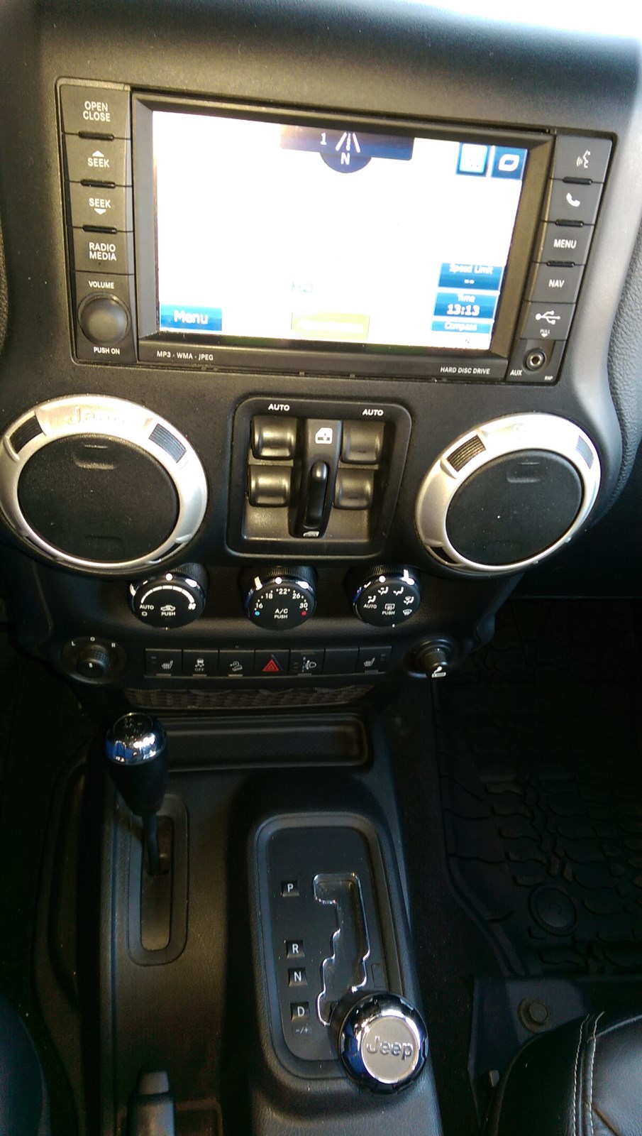 JEEP Wrangler 2.8CRD Unlimited Sahara Automatic-image-4
