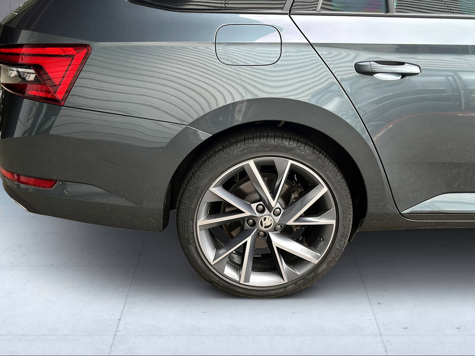 SKODA Superb 1.4 TSI Sport Line PHEV DSG-image-8
