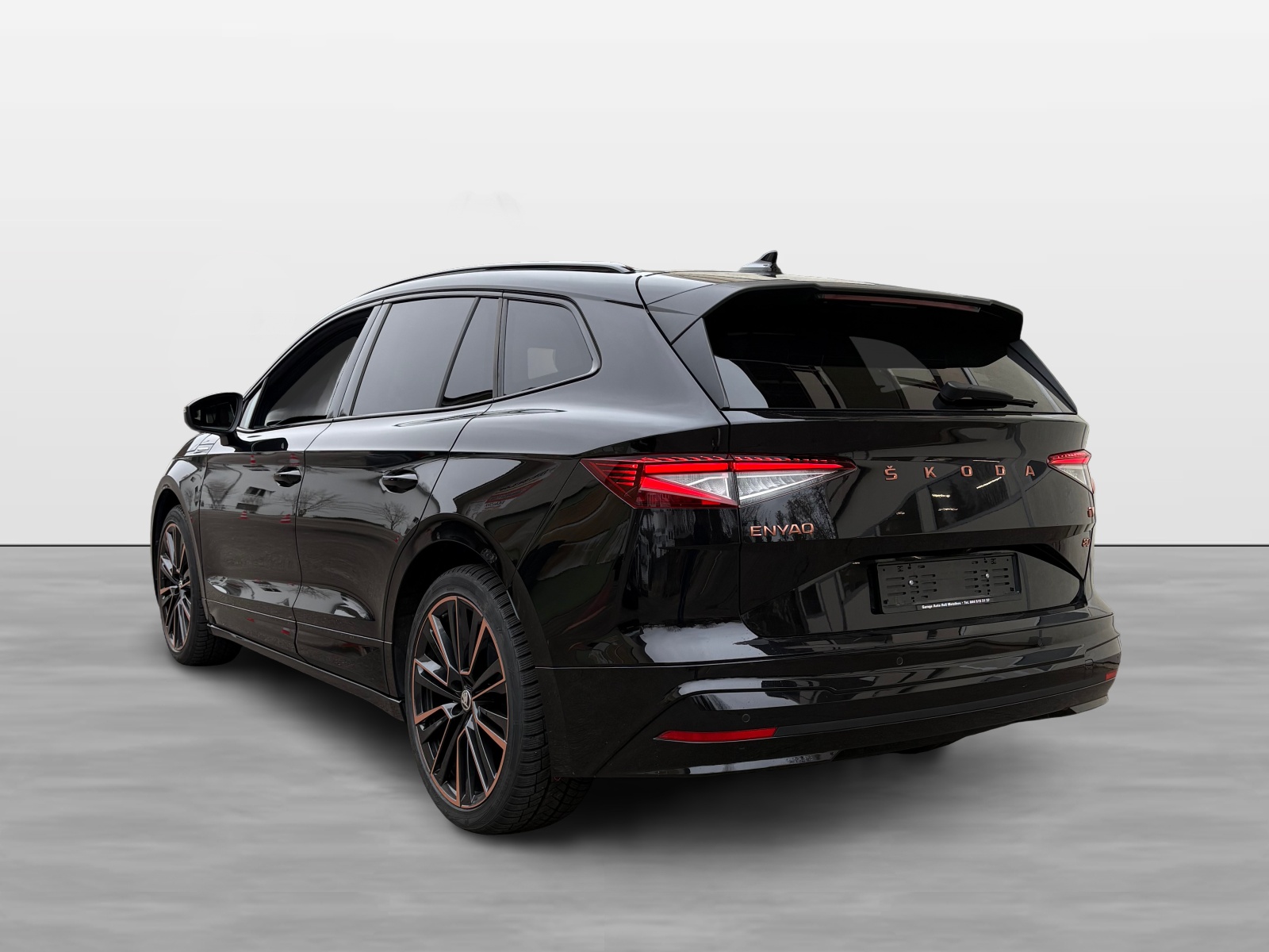 SKODA Enyaq iV 80x Founders Edition-showroom-element-3