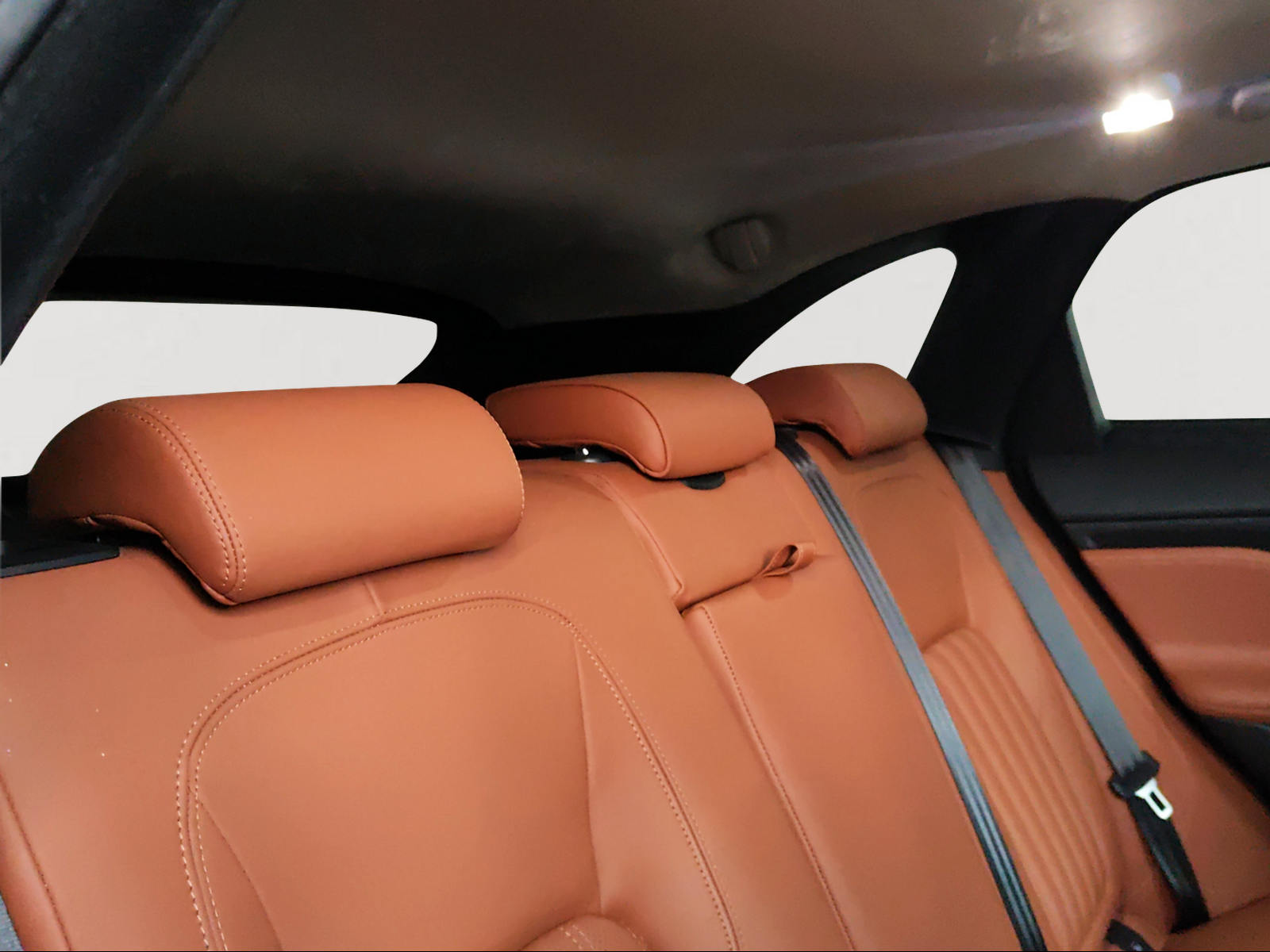 JAGUAR F-Pace 25t 2.0 Portfolio AWD Automatik-image-11