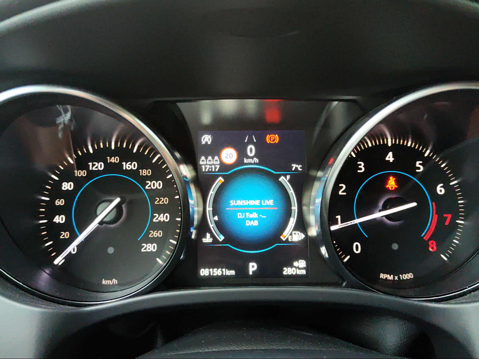 JAGUAR F-Pace 25t 2.0 Portfolio AWD Automatik-image-14