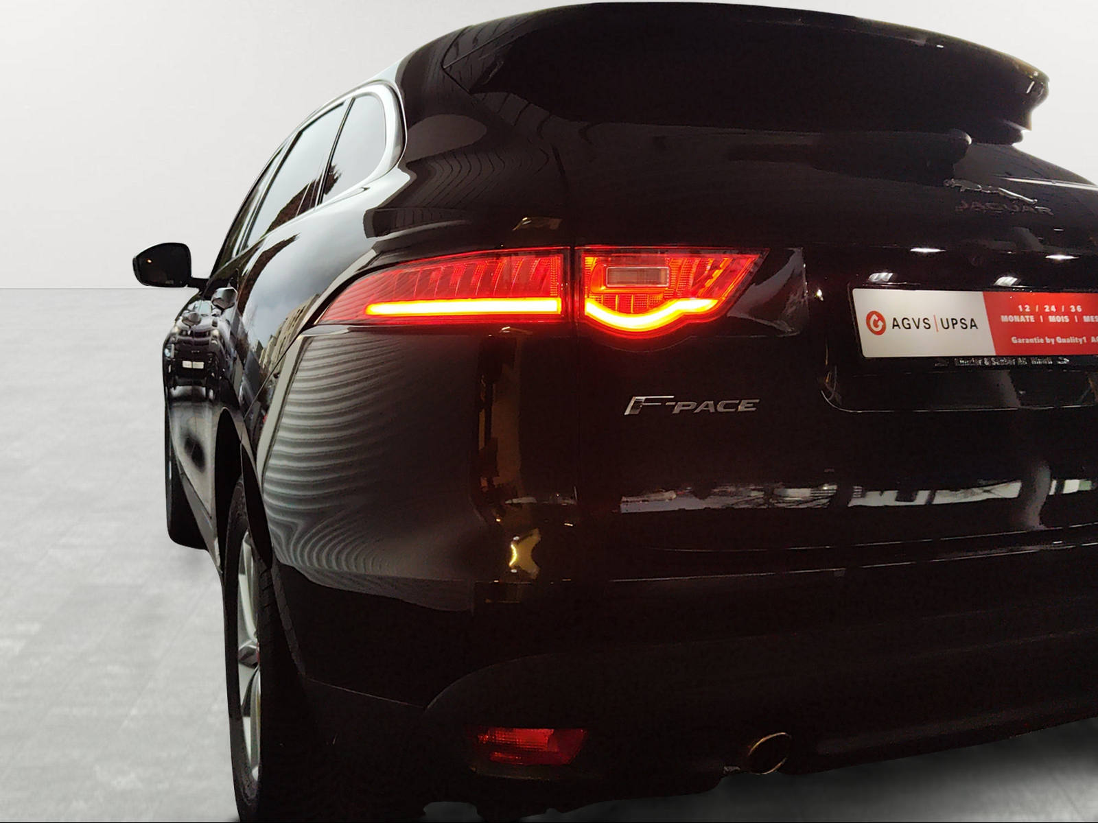 JAGUAR F-Pace 25t 2.0 Portfolio AWD Automatik-image-20