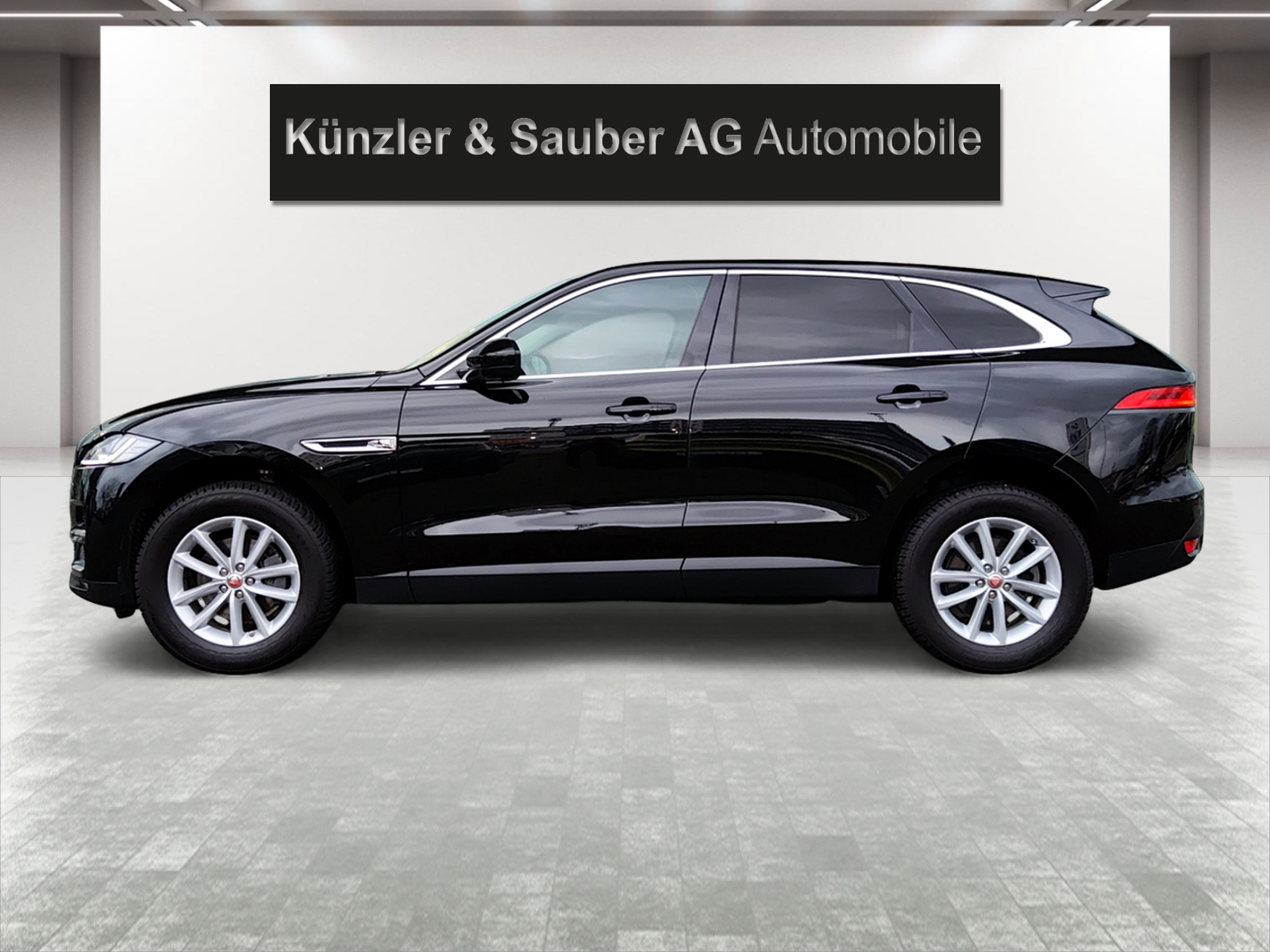 JAGUAR F-Pace 25t 2.0 Portfolio AWD Automatik-image-1