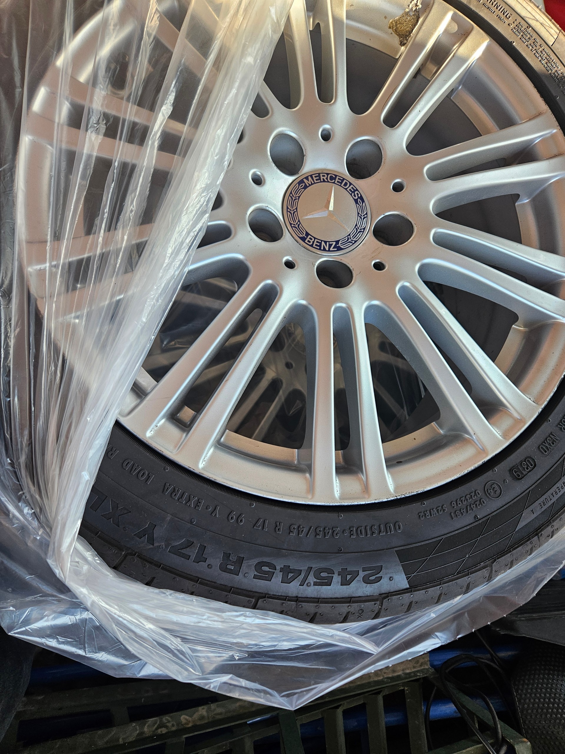 MERCEDES-BENZ E 350 Avantgarde 4Matic 7G-Tronic-image-15