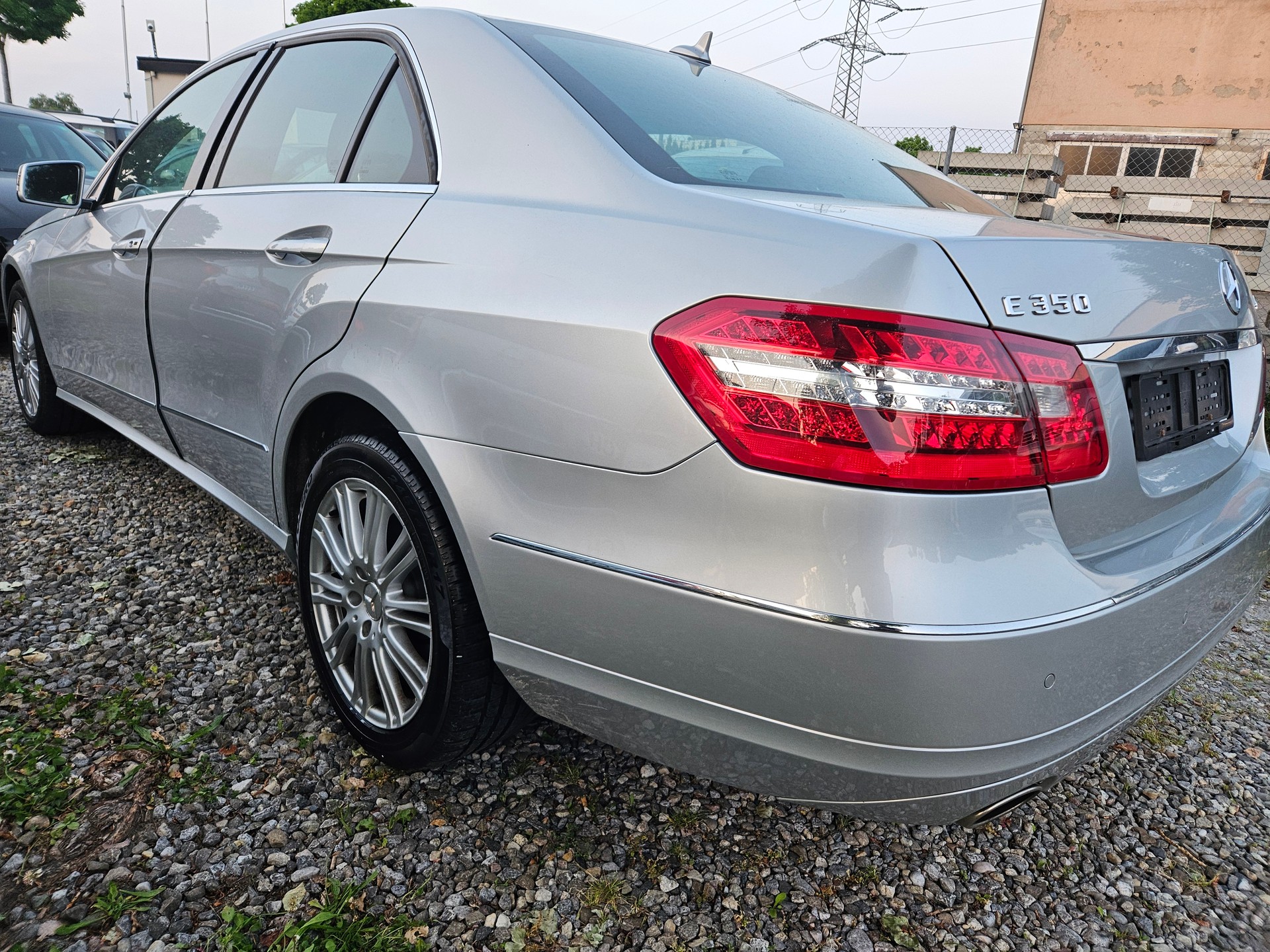MERCEDES-BENZ E 350 Avantgarde 4Matic 7G-Tronic-image-2